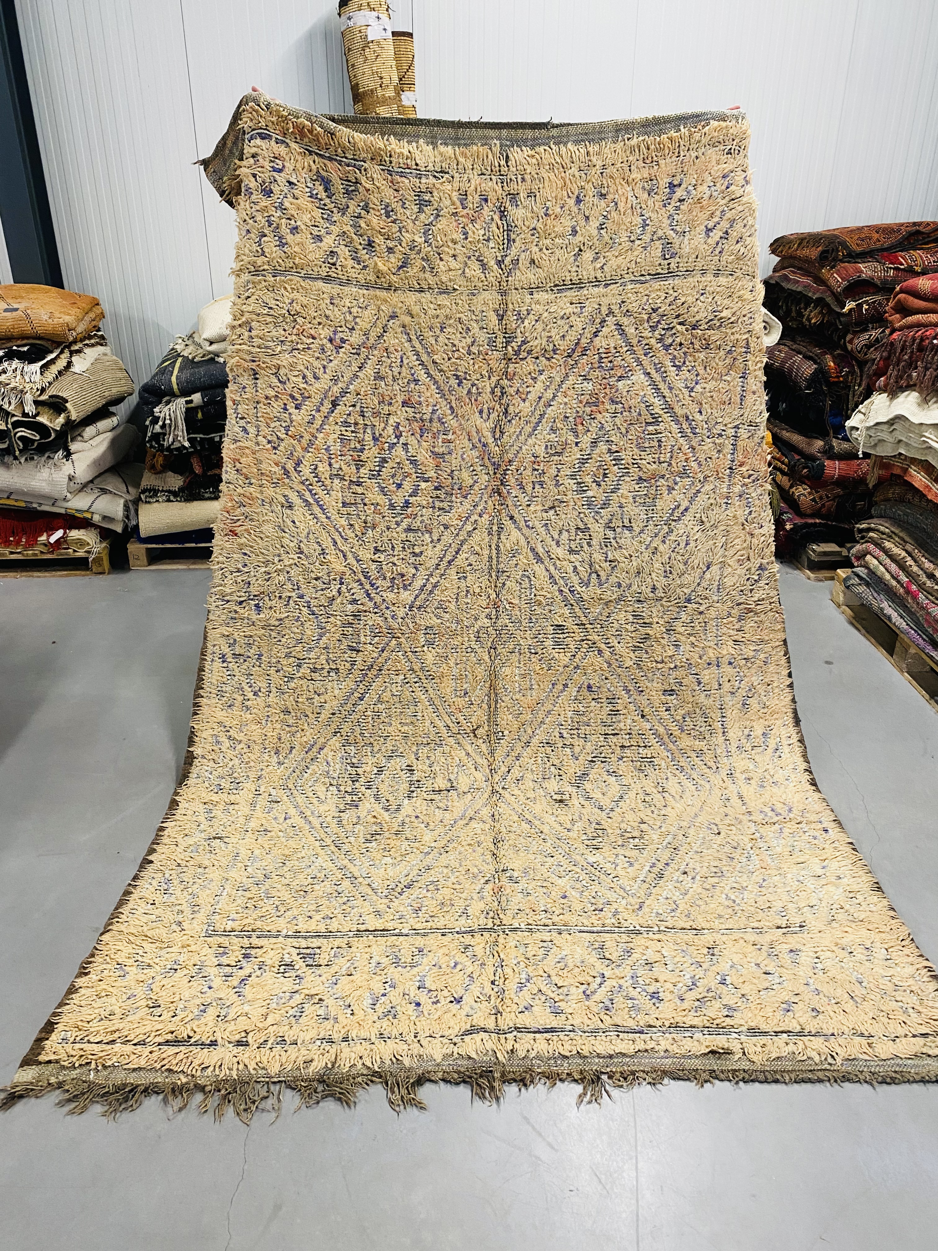 Beni Mguild Rug 344 x 180 - Moroccan Beni Ouarain rug