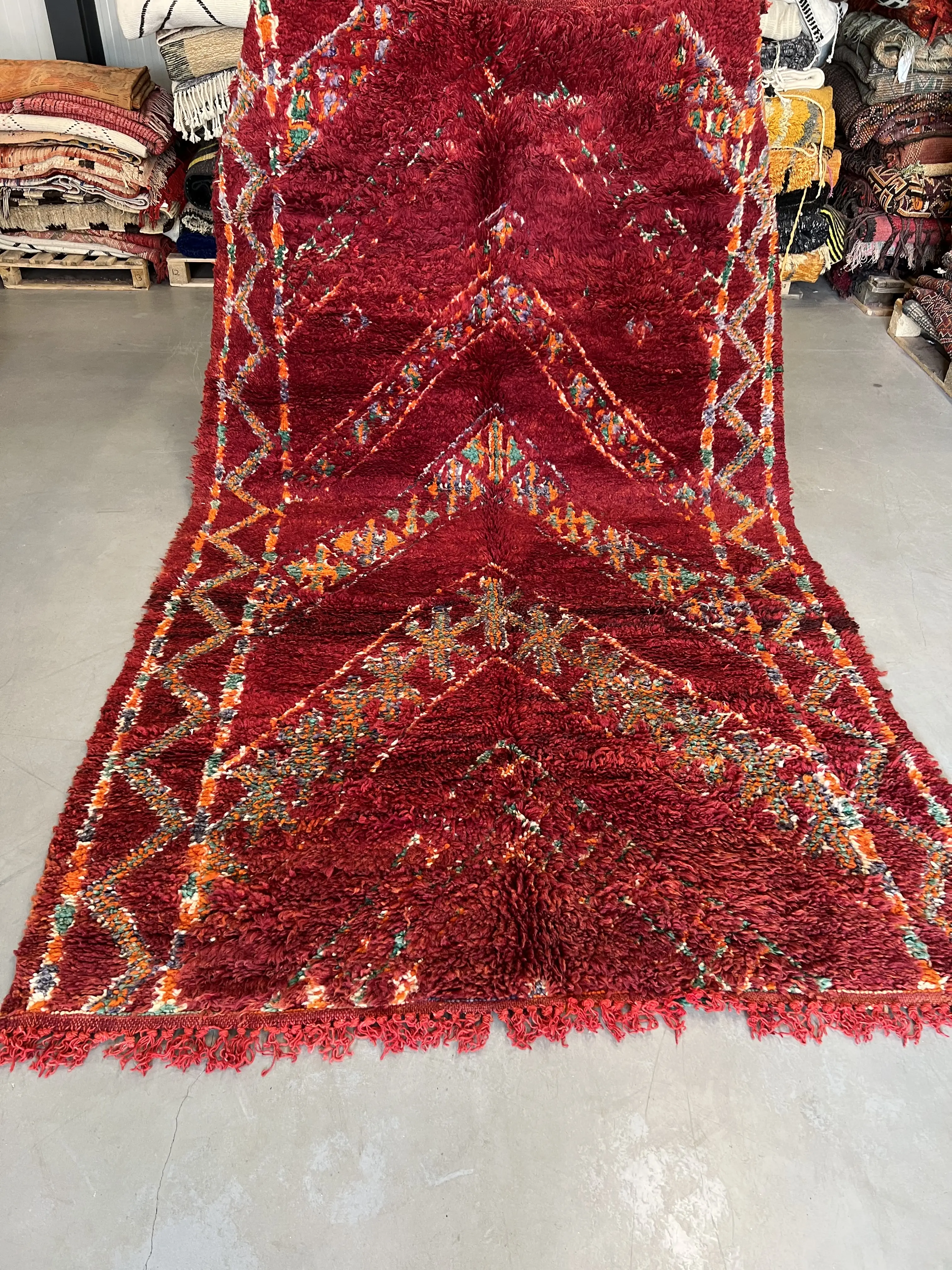 Beni Mguild Rug 280 x 166 - Moroccan Beni Ouarain rug