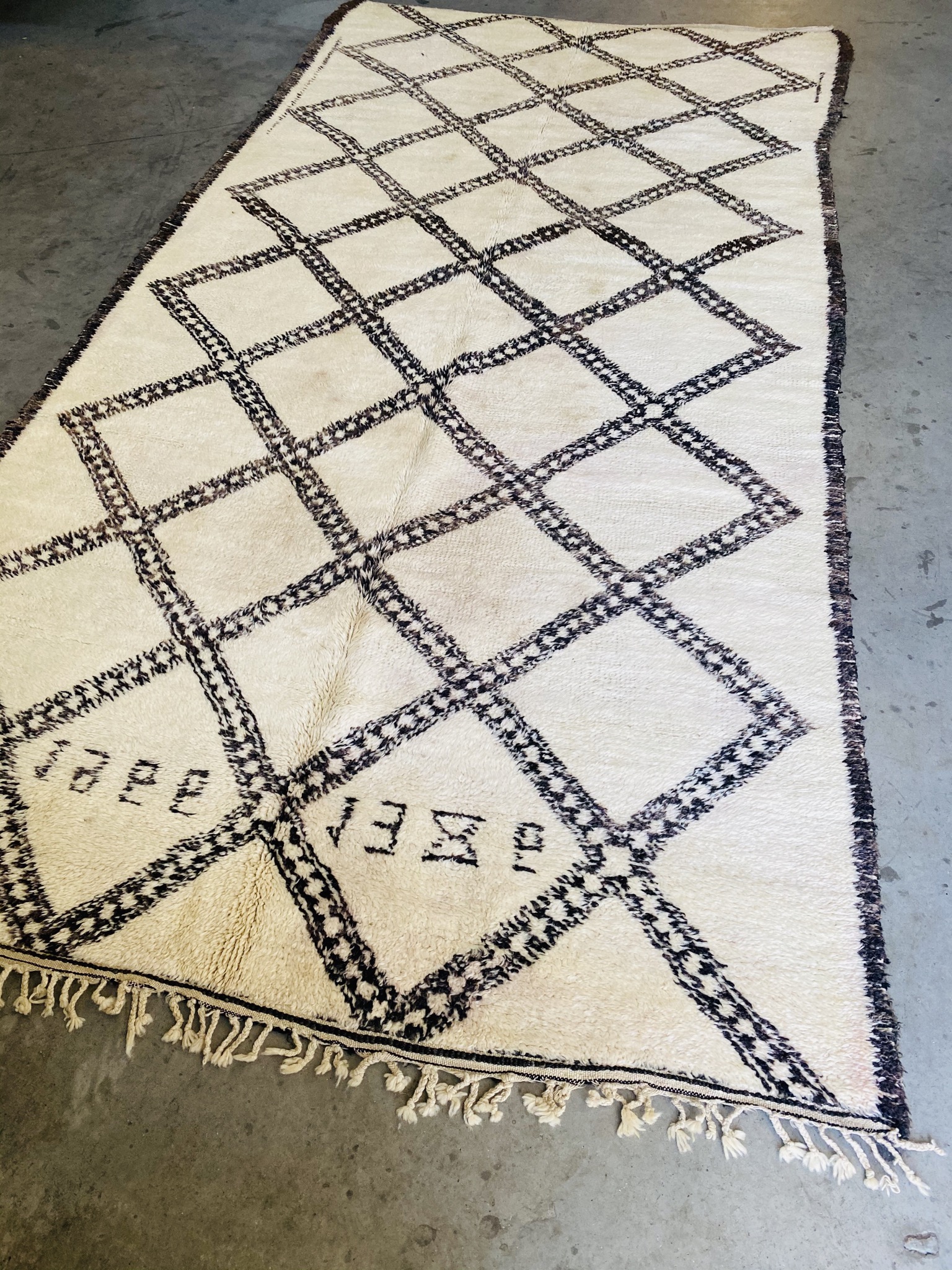 Vintage Beni Ouarain Rug 1966 - Moroccan Beni Ouarain rug