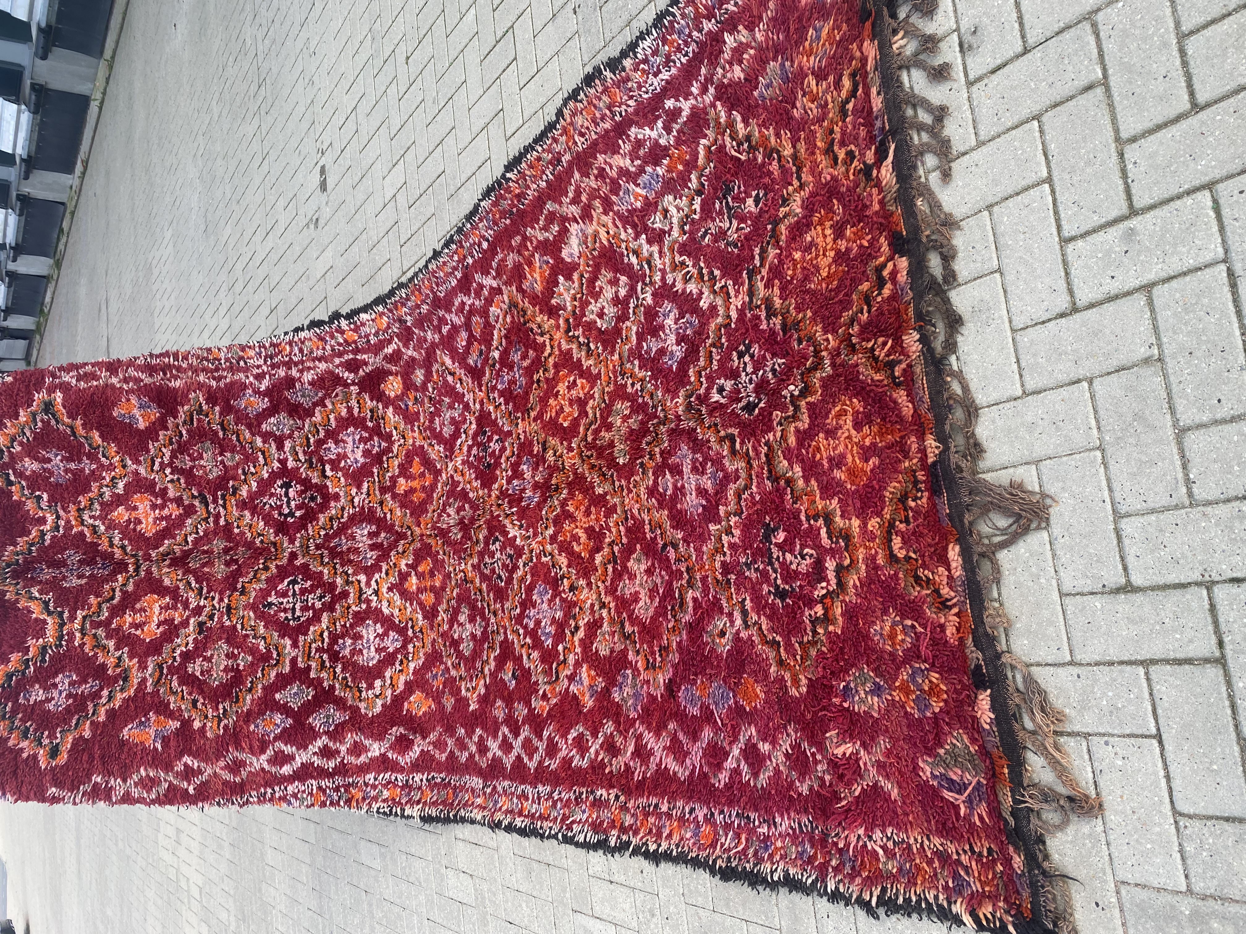 Beni Mguild Rug 370 x 185 - Moroccan Beni Ouarain rug