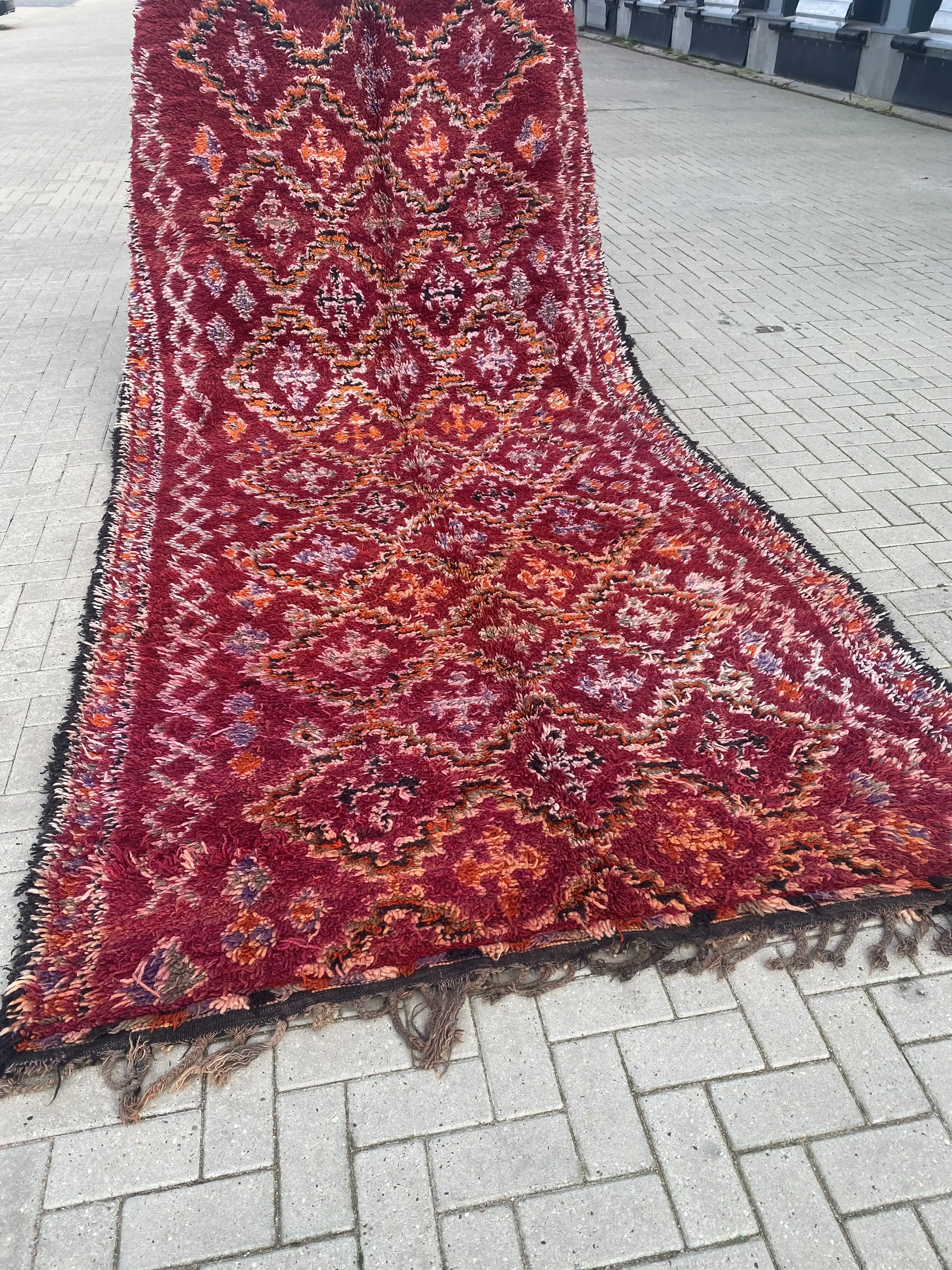Beni Mguild Rug 370 x 185 - Moroccan Beni Ouarain rug
