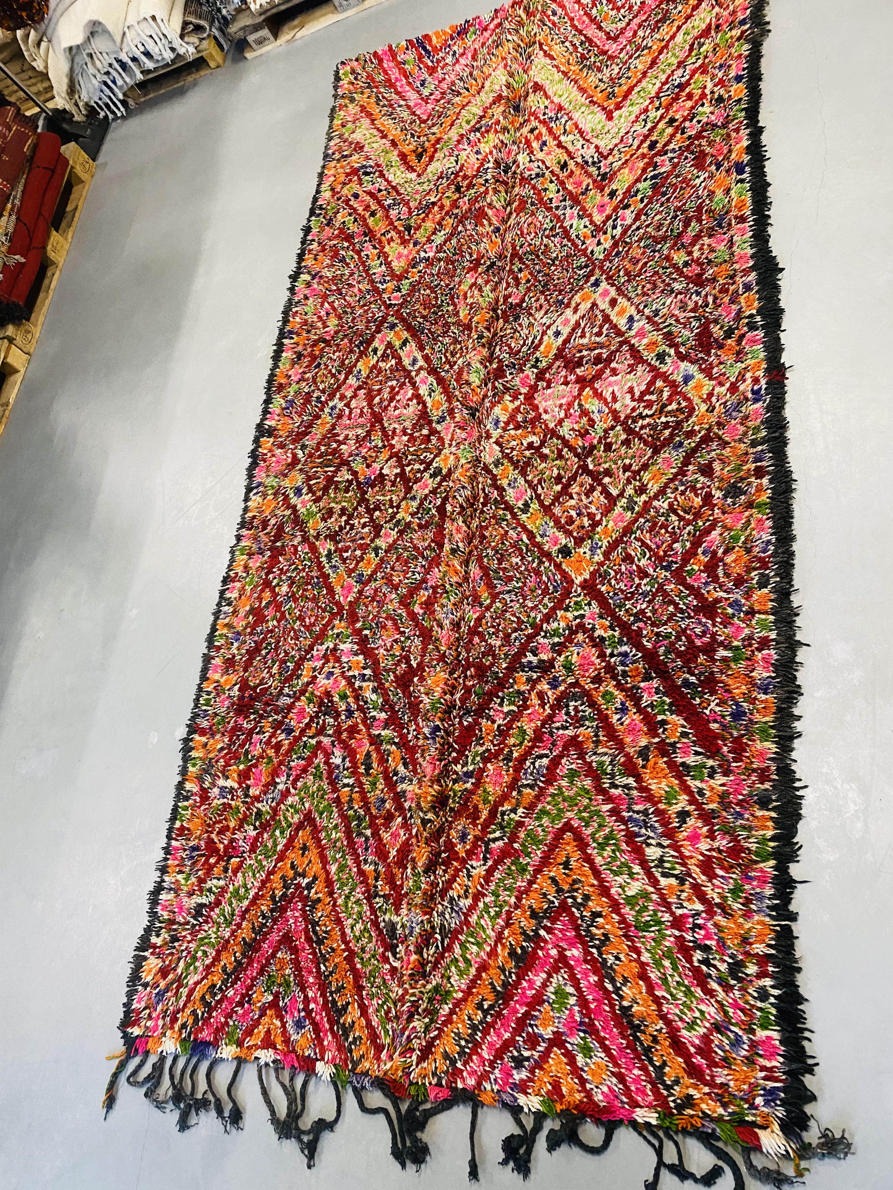 Beni Mguild Rug 370 x 168 - Moroccan Beni Ouarain rug