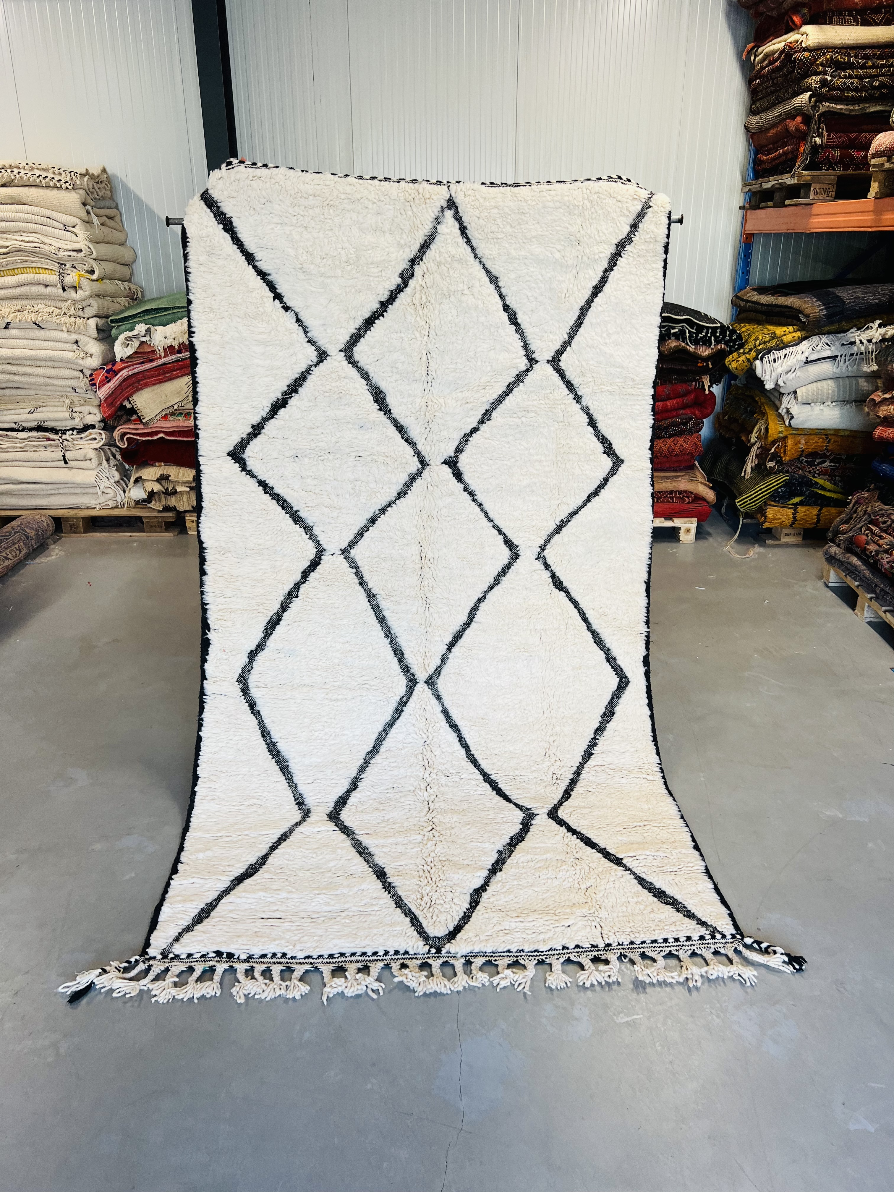 Modern Beni Ouarain Ourika Customizable - Moroccan Beni Ouarain rug