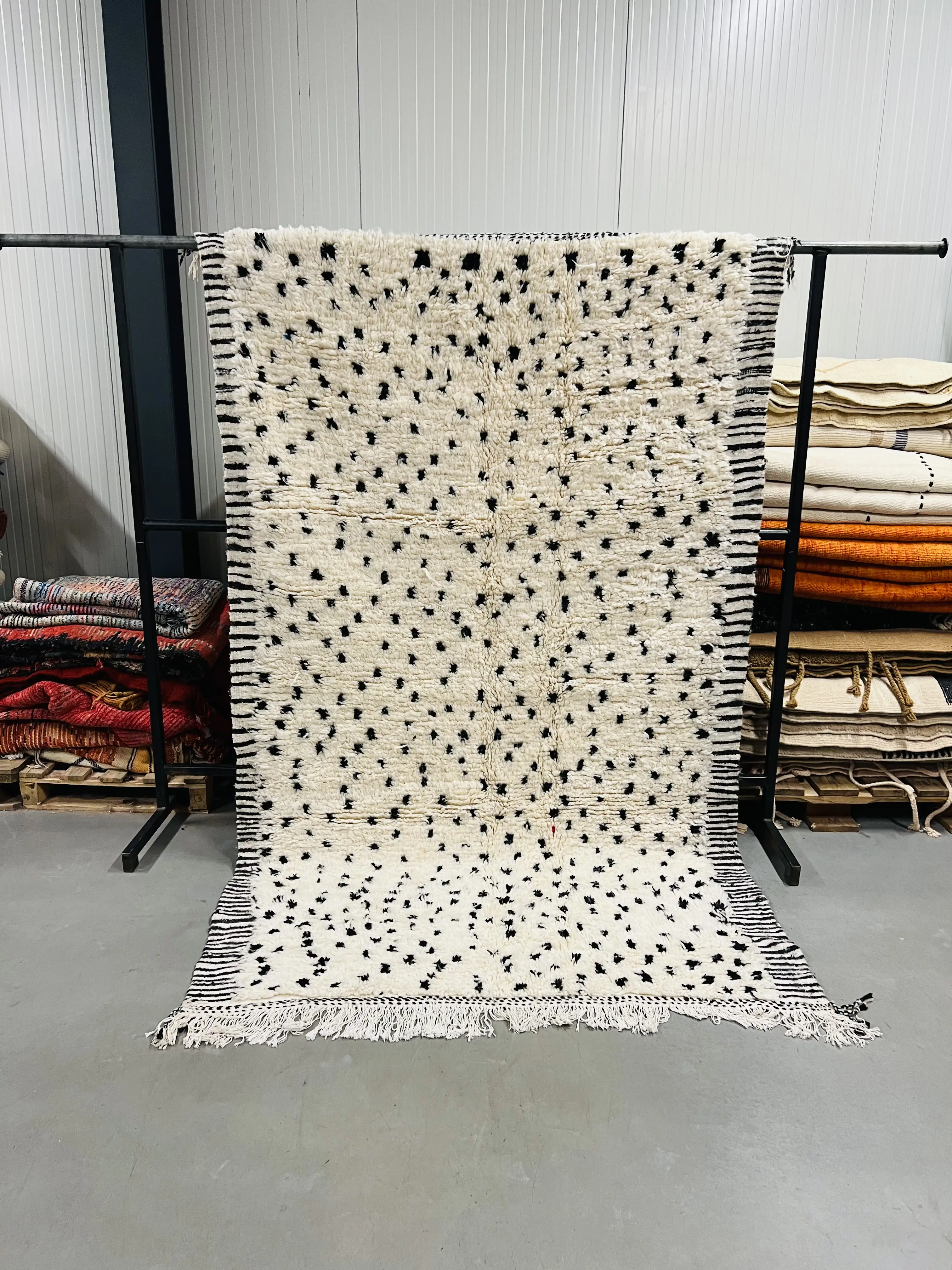 Azilal Rug 240 x 149 - Moroccan Beni Ouarain rug