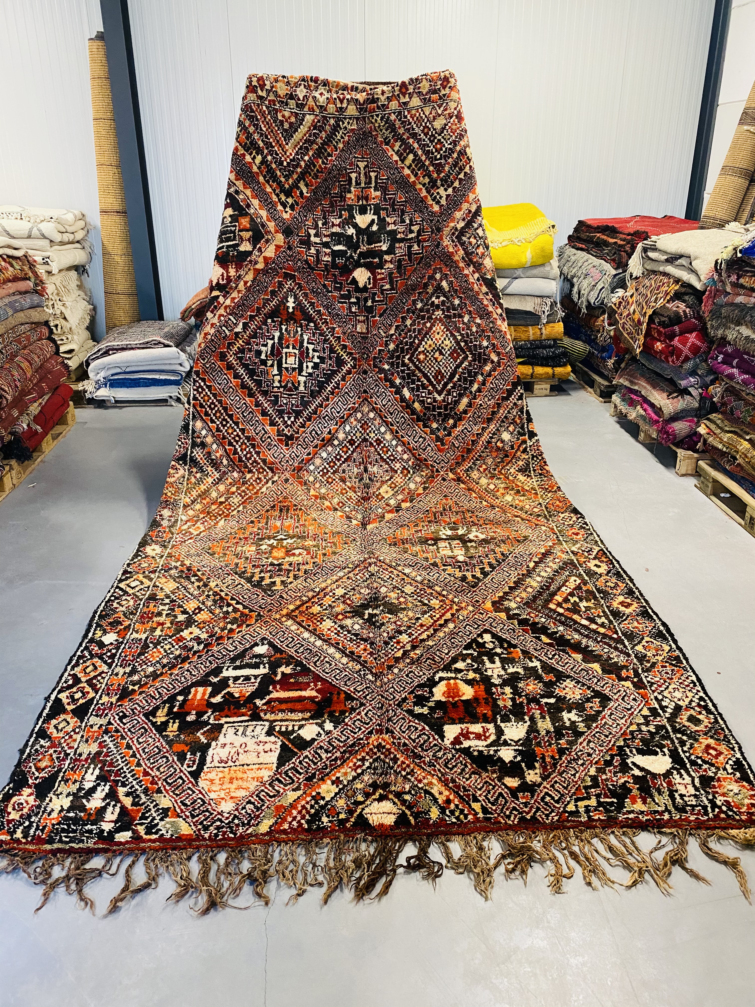 Authentic Ait Seghrouchen Rug 1971 - Moroccan Beni Ouarain rug