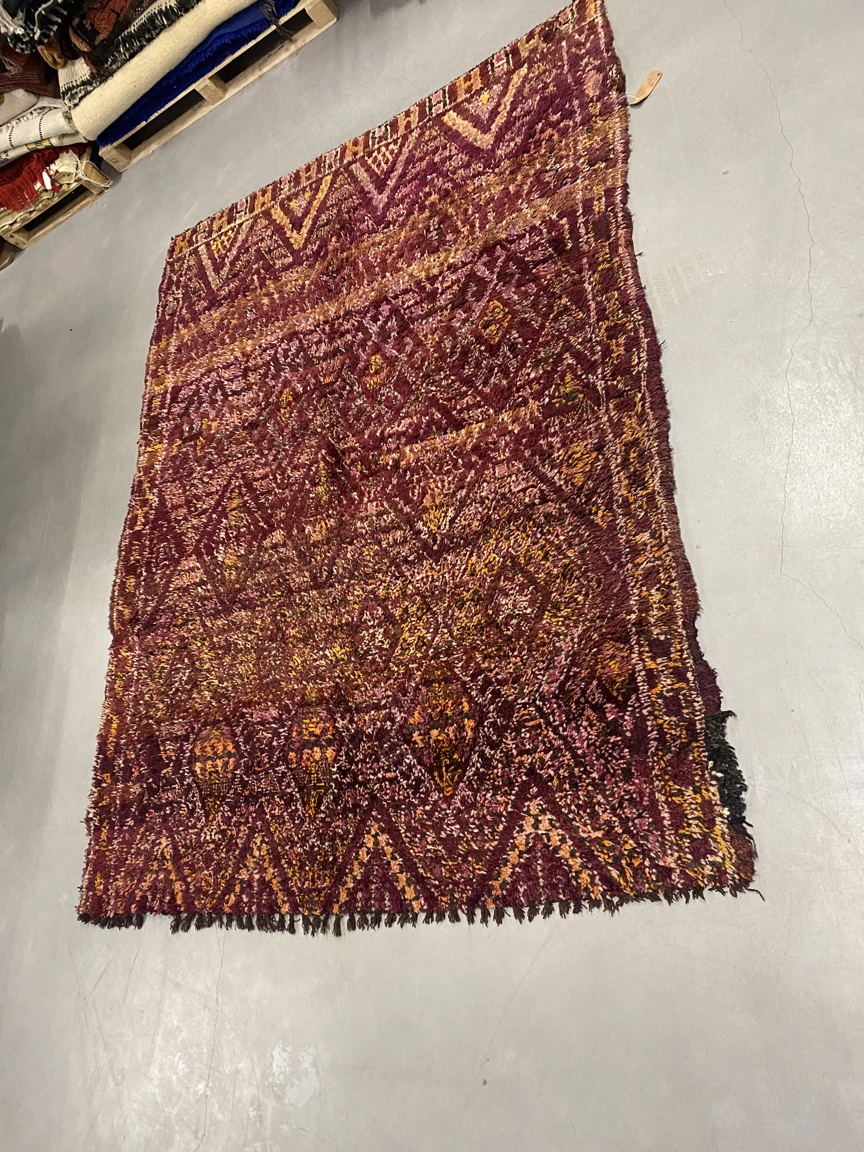 Beni Mguild Rug 244 x 180 - Moroccan Beni Ouarain rug