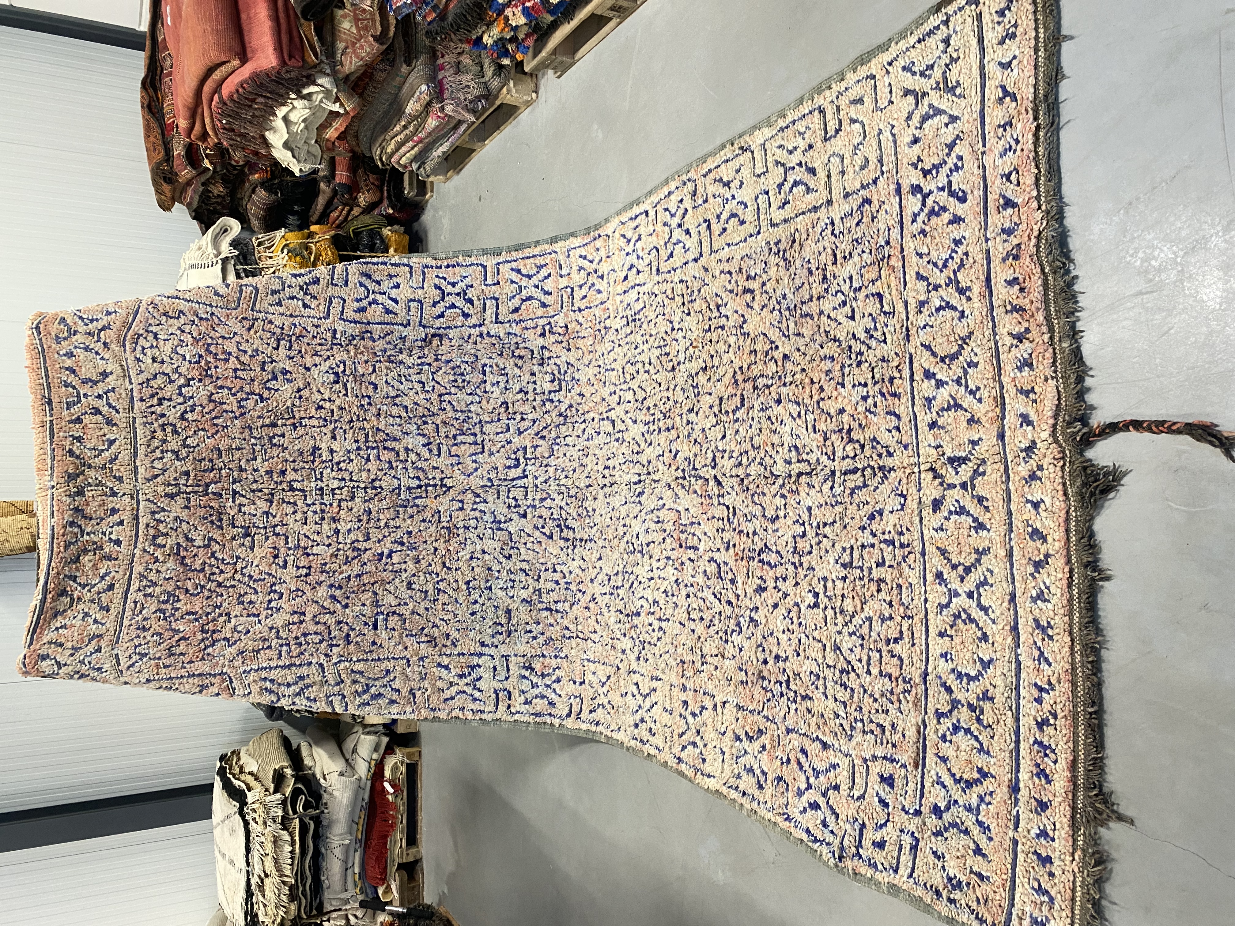 Beni Mguild Rug 399 x 185 - Moroccan Beni Ouarain rug