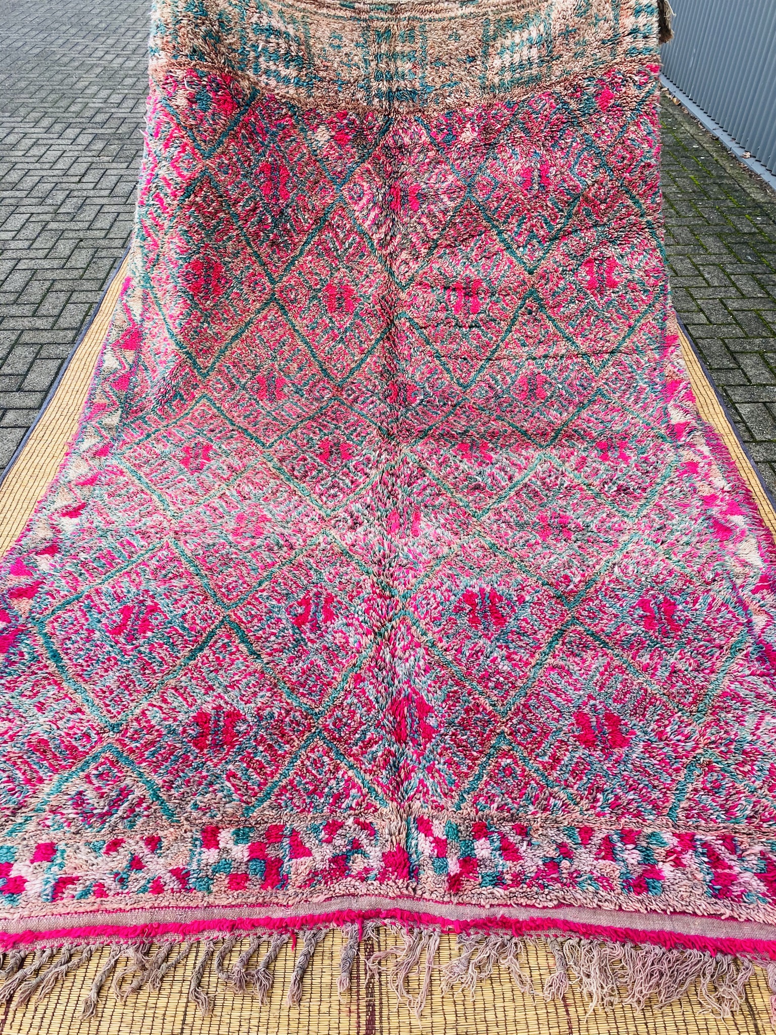 Beni Mguild Rug 292 x 202 - Moroccan Beni Ouarain rug