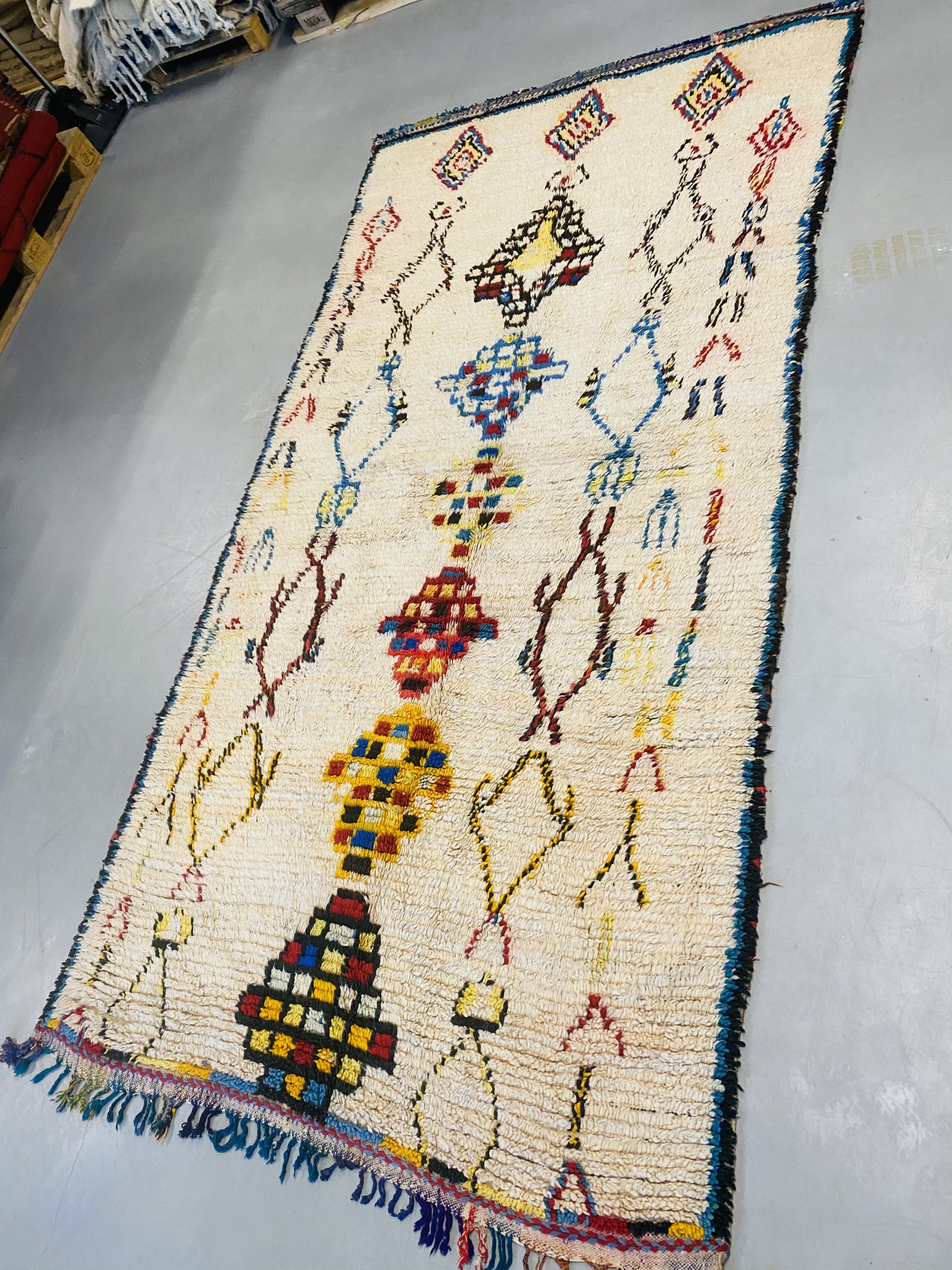 Vintage Azilal Rug 285 x 140 - Moroccan Beni Ouarain rug