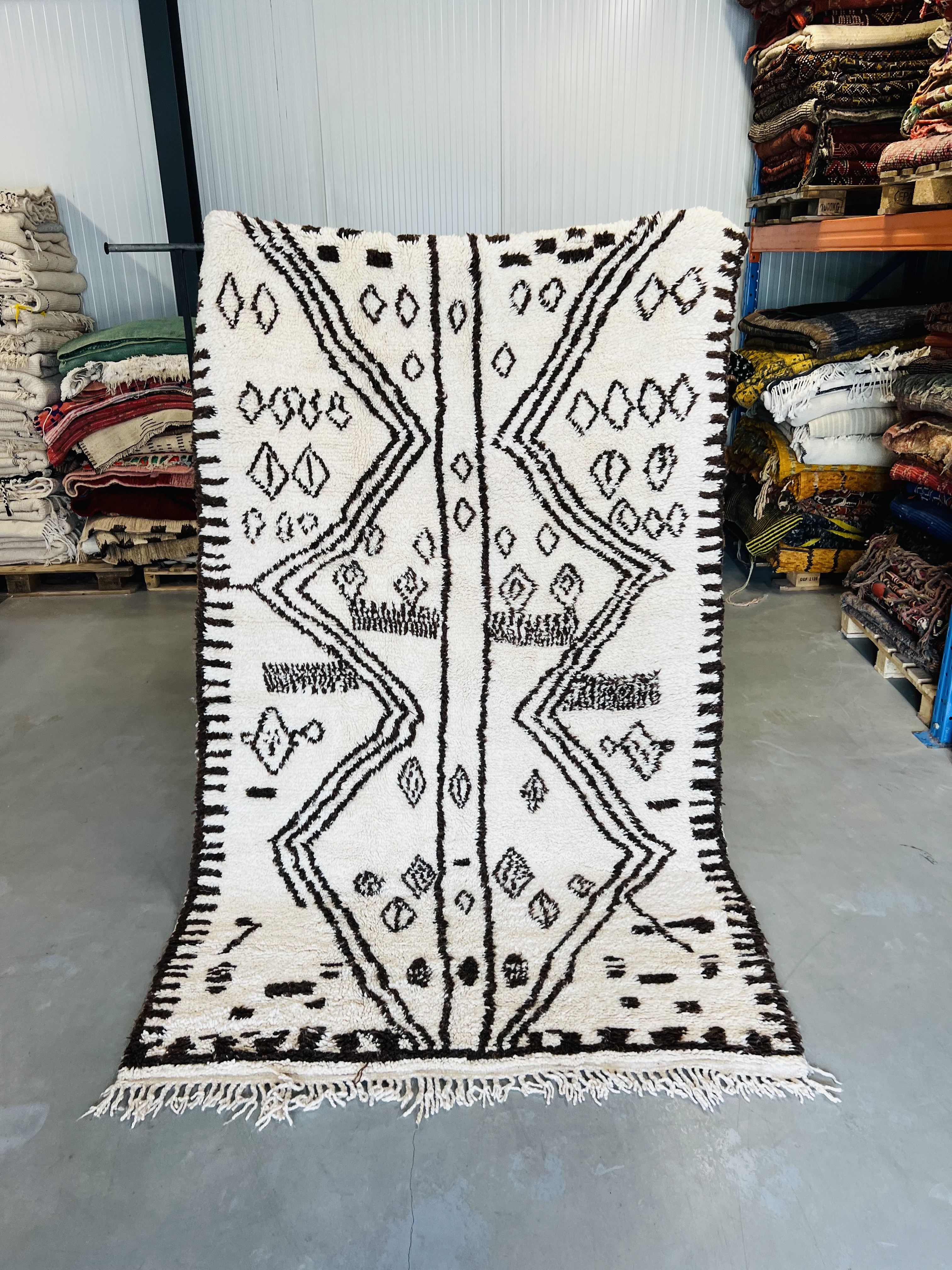 Azilal Rug 252 x 150 - Moroccan Beni Ouarain rug