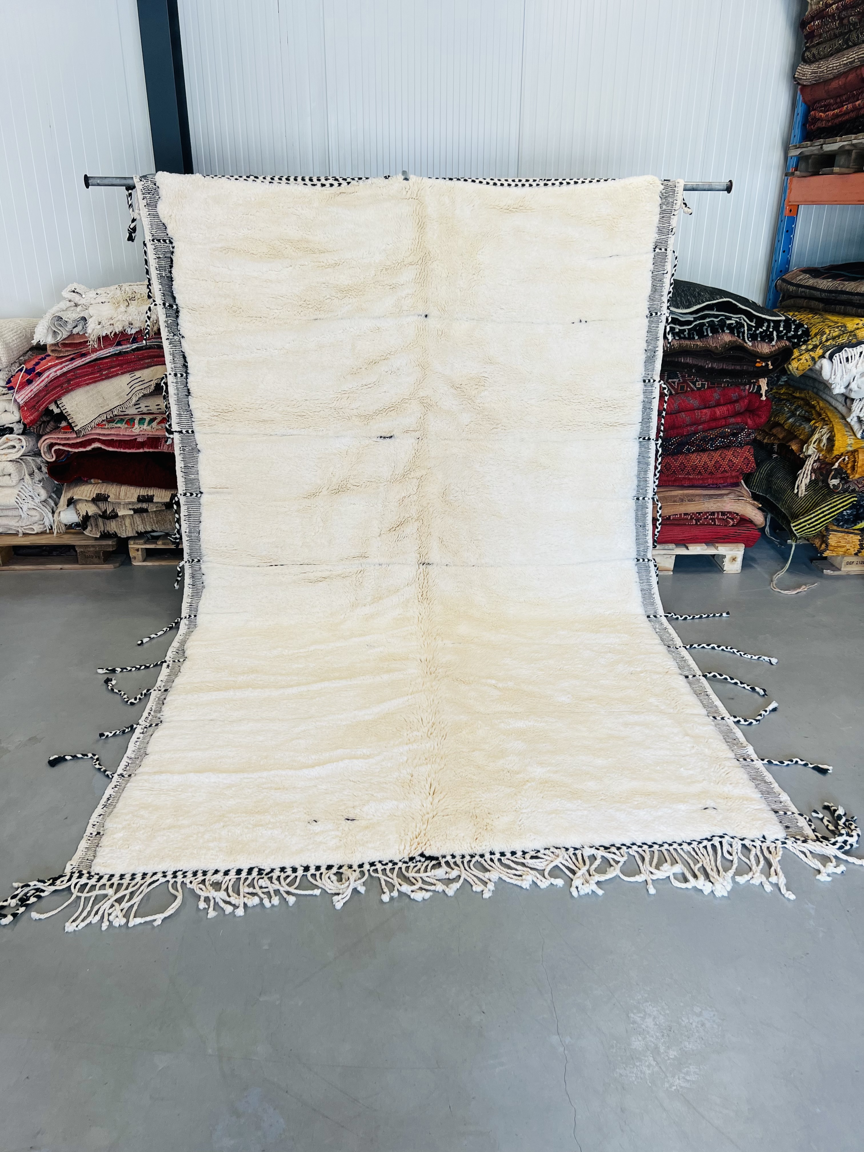 Beni Mrirt Rug 329 x 205 - Moroccan Beni Ouarain rug