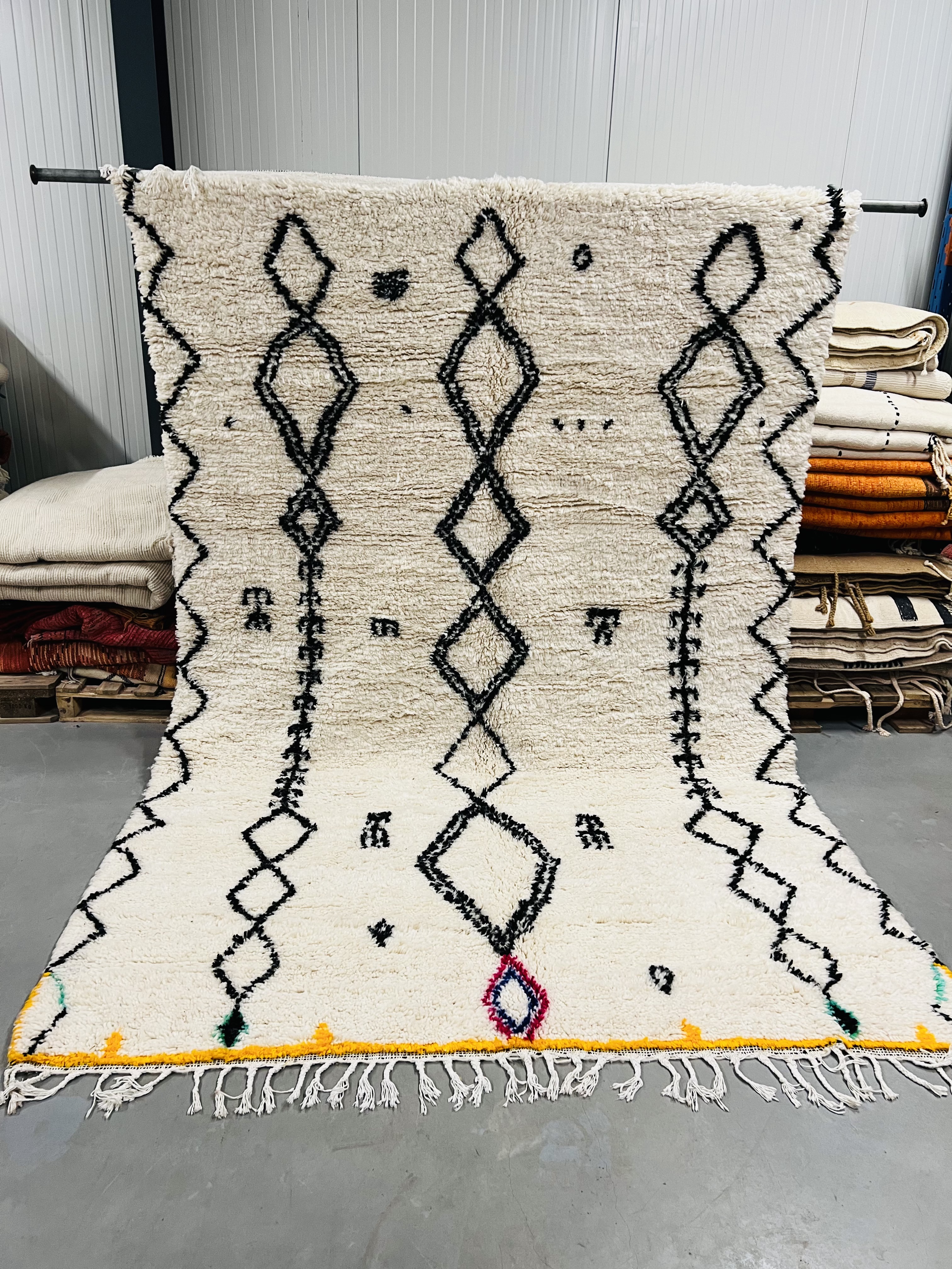 Azilal Rug 300 x 198 - Moroccan Beni Ouarain rug