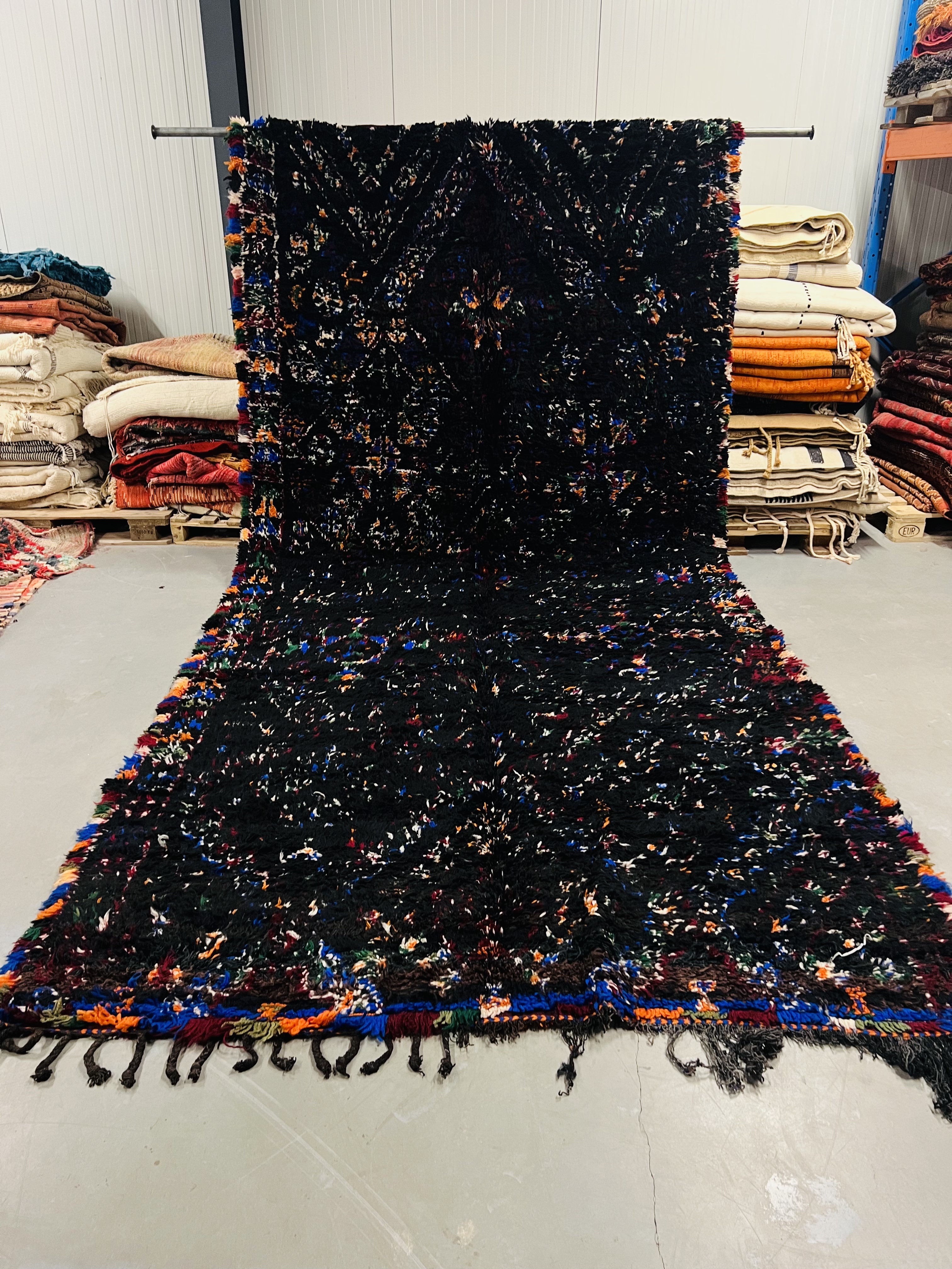 Ait Sgougou Rug 418 x 210  yr 1981 - Moroccan Beni Ouarain rug