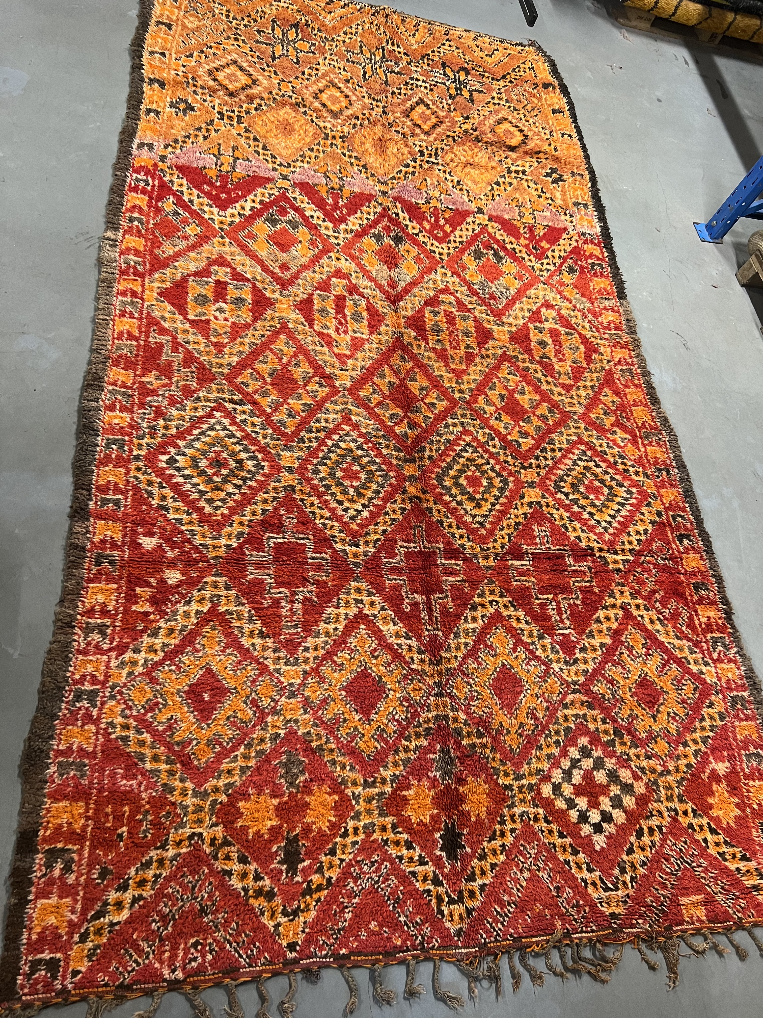 Beni Mguild Rug 1986 - Moroccan Beni Ouarain rug