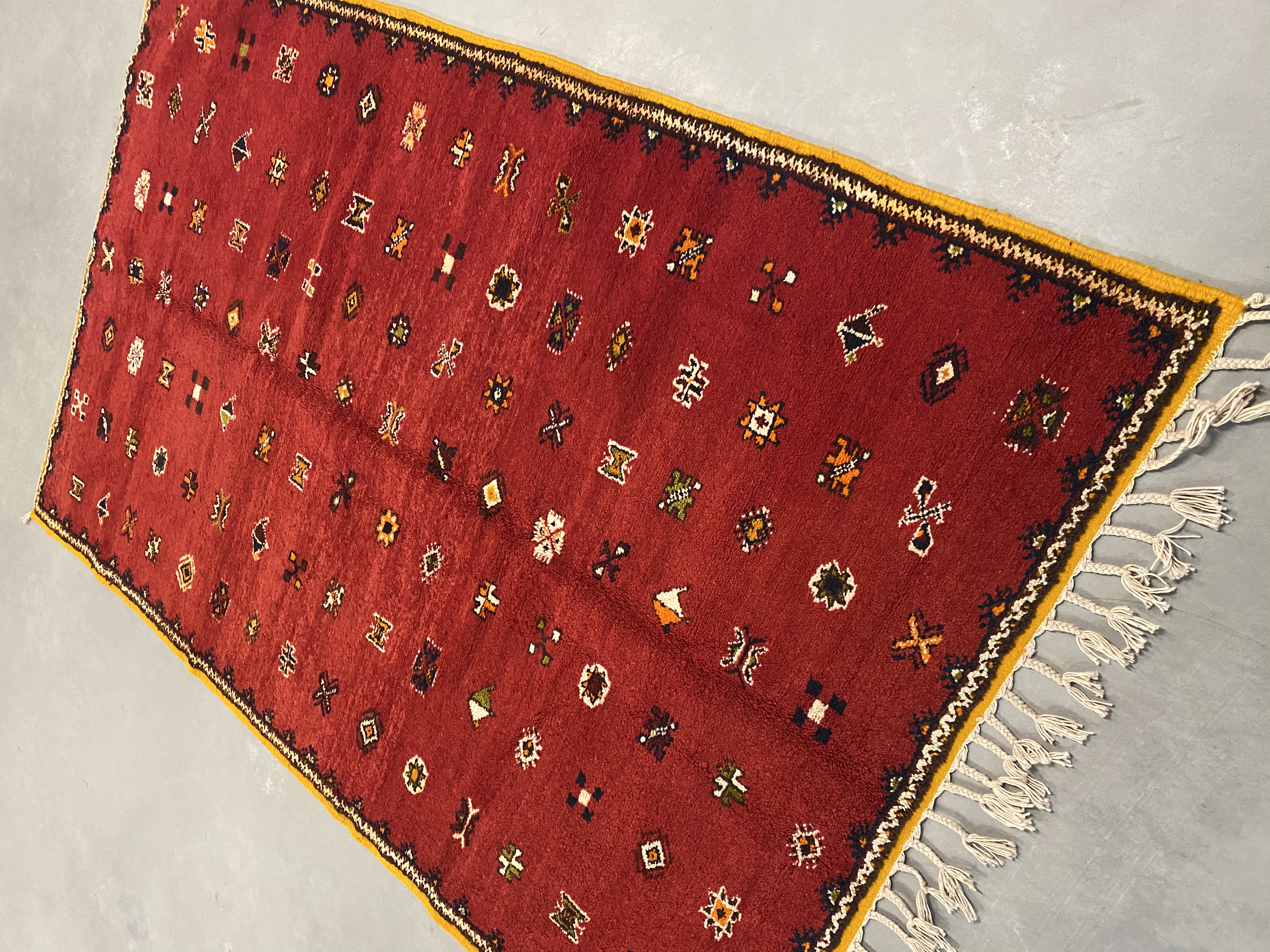 Taznakht Rug 240 x 155 - Moroccan Beni Ouarain rug
