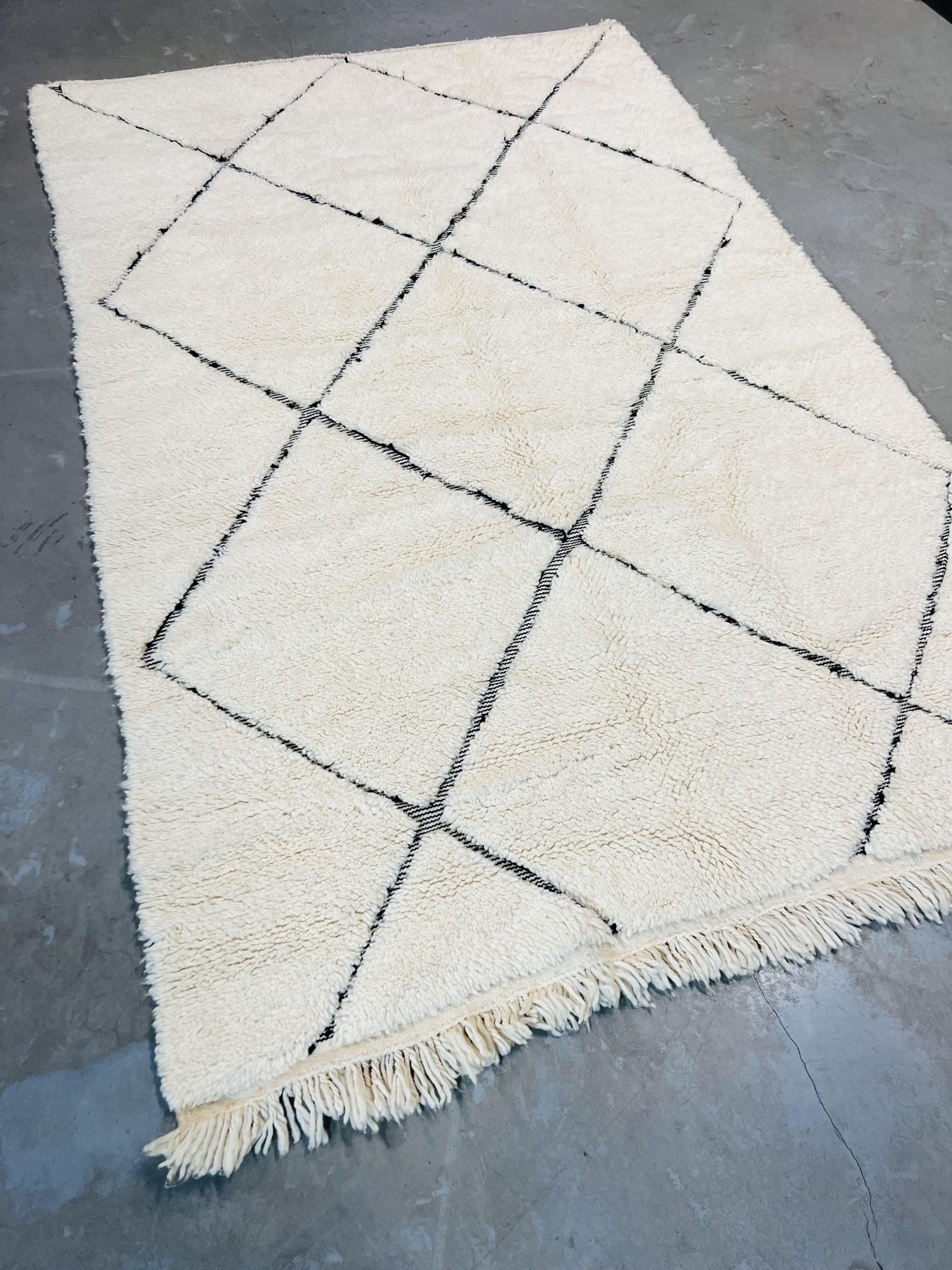 Beni Mrirt Rug 26 Customized Beige Rug - Moroccan Beni Ouarain rug