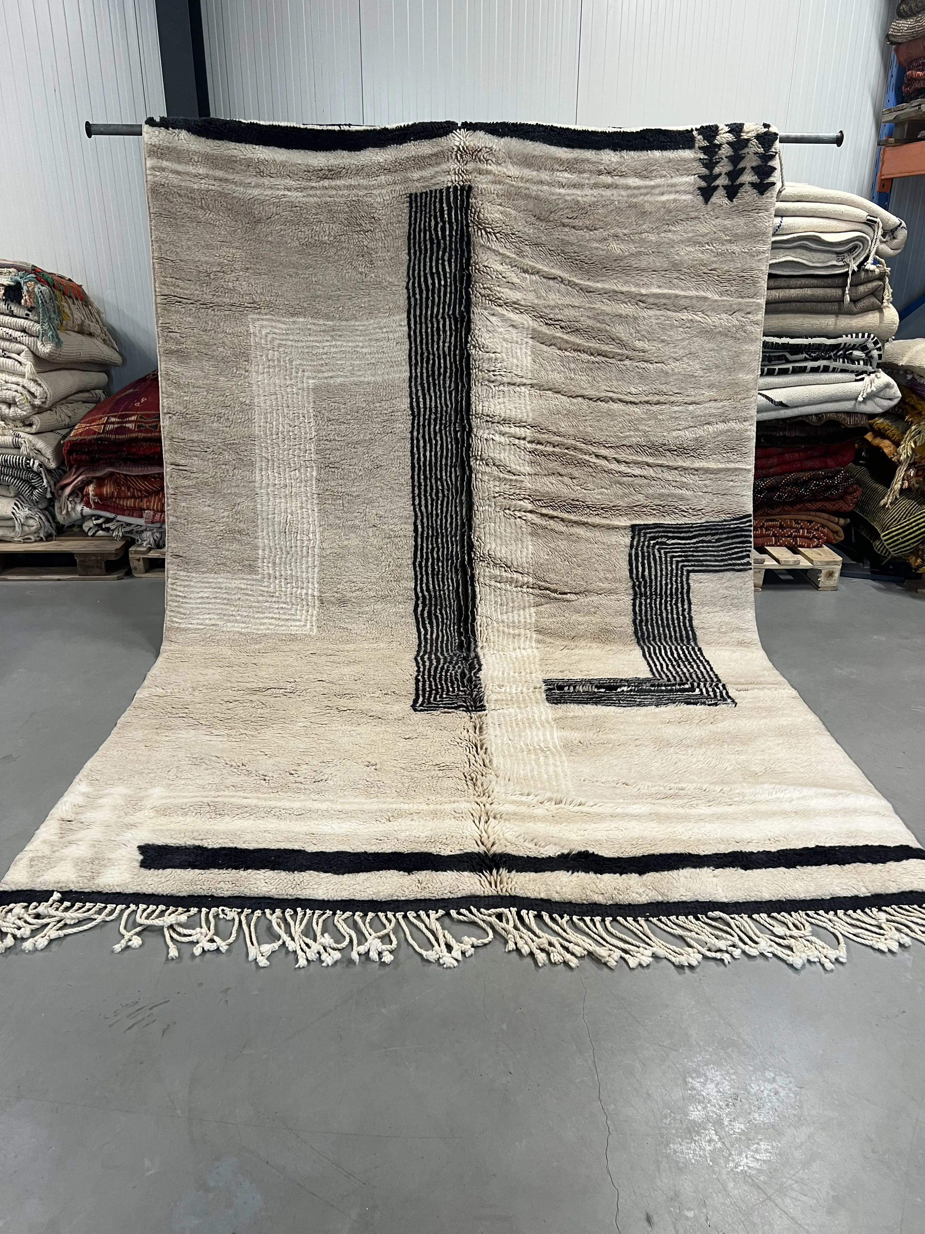 Beni Mrirt Rug 324 x 214 - Moroccan Beni Ouarain rug