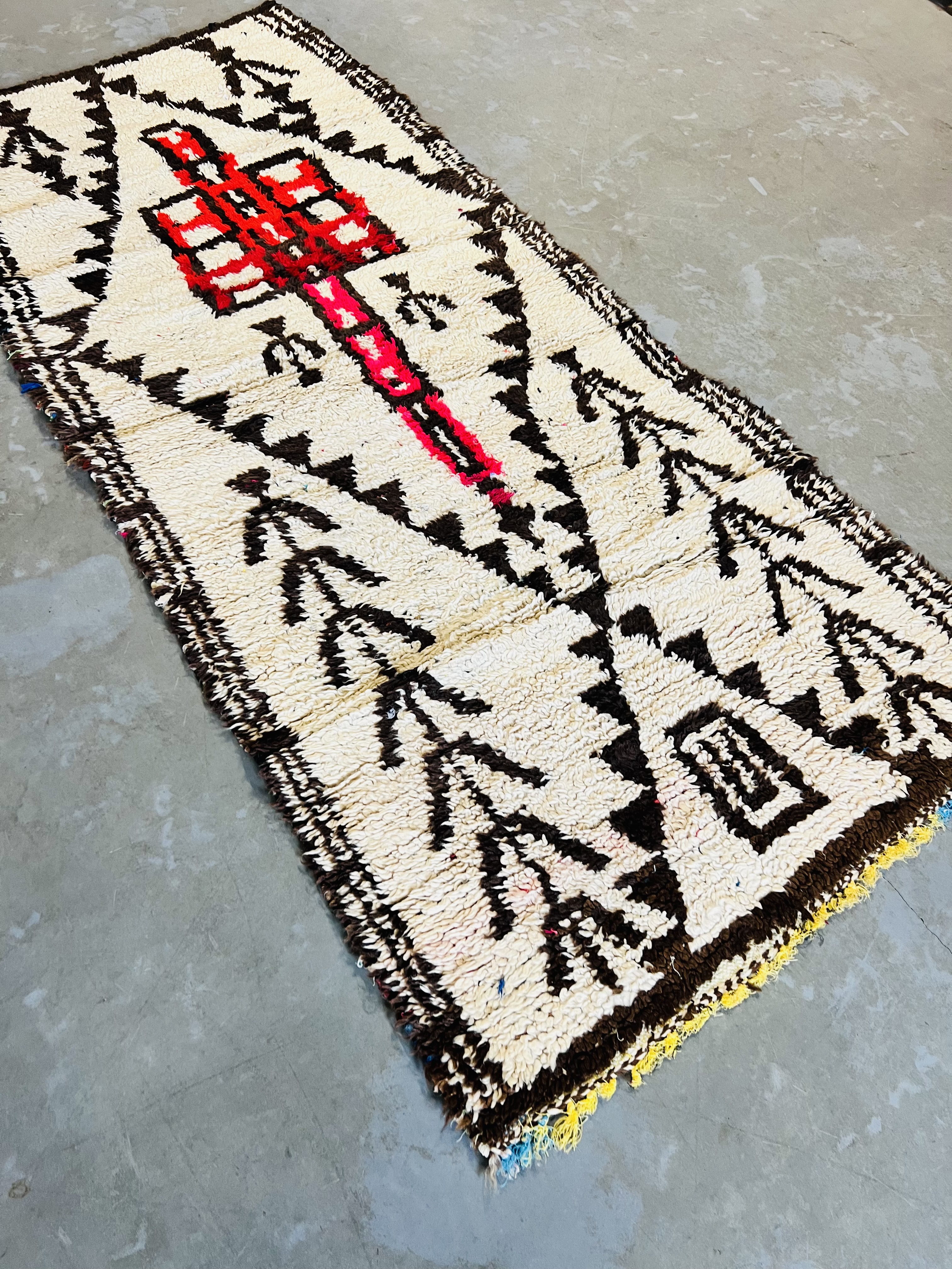 Azilal Rug 203 x 104 - Moroccan Beni Ouarain rug