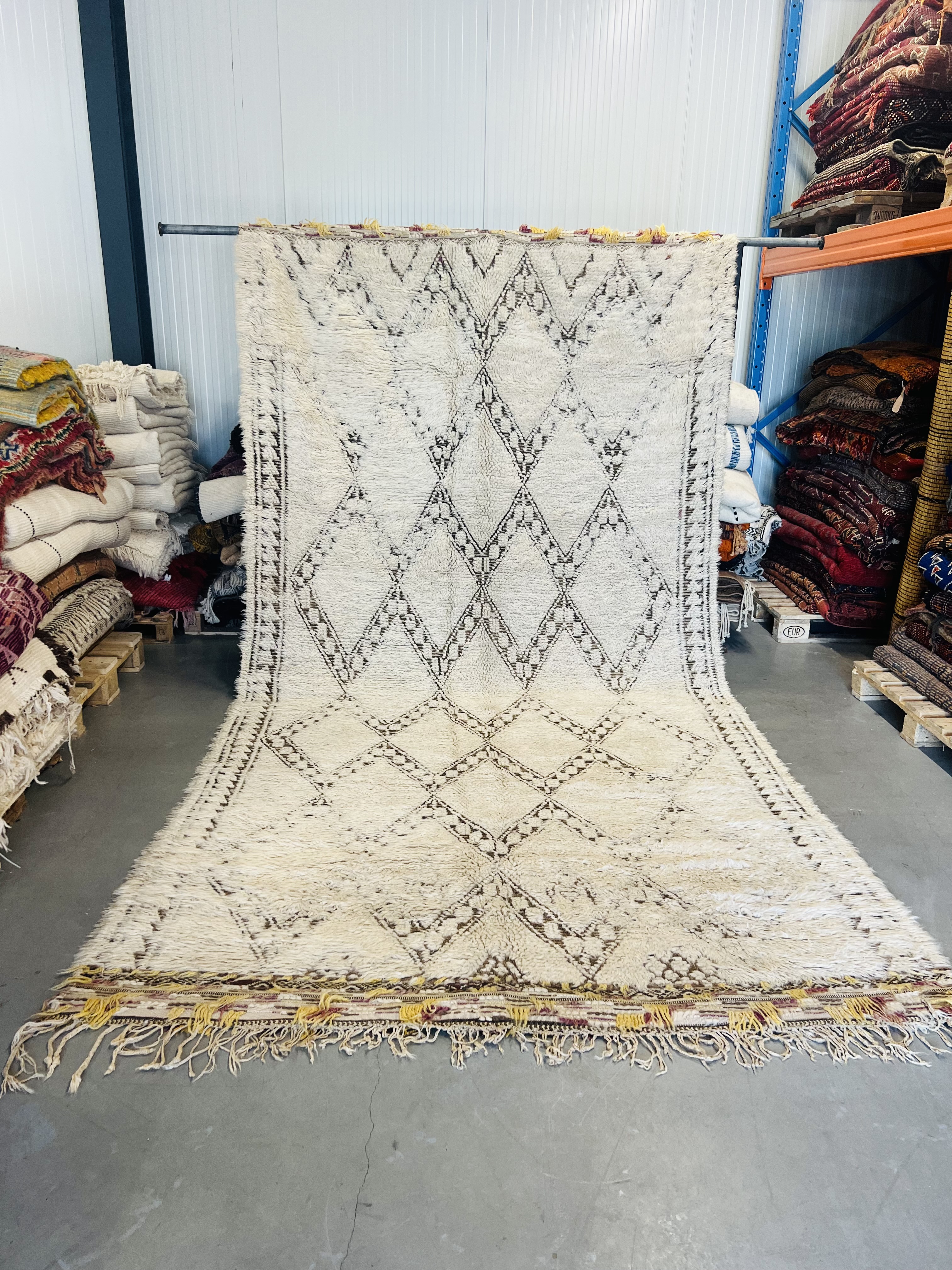 Vintage Beni Ouarain 377 x 192 - Moroccan Beni Ouarain rug