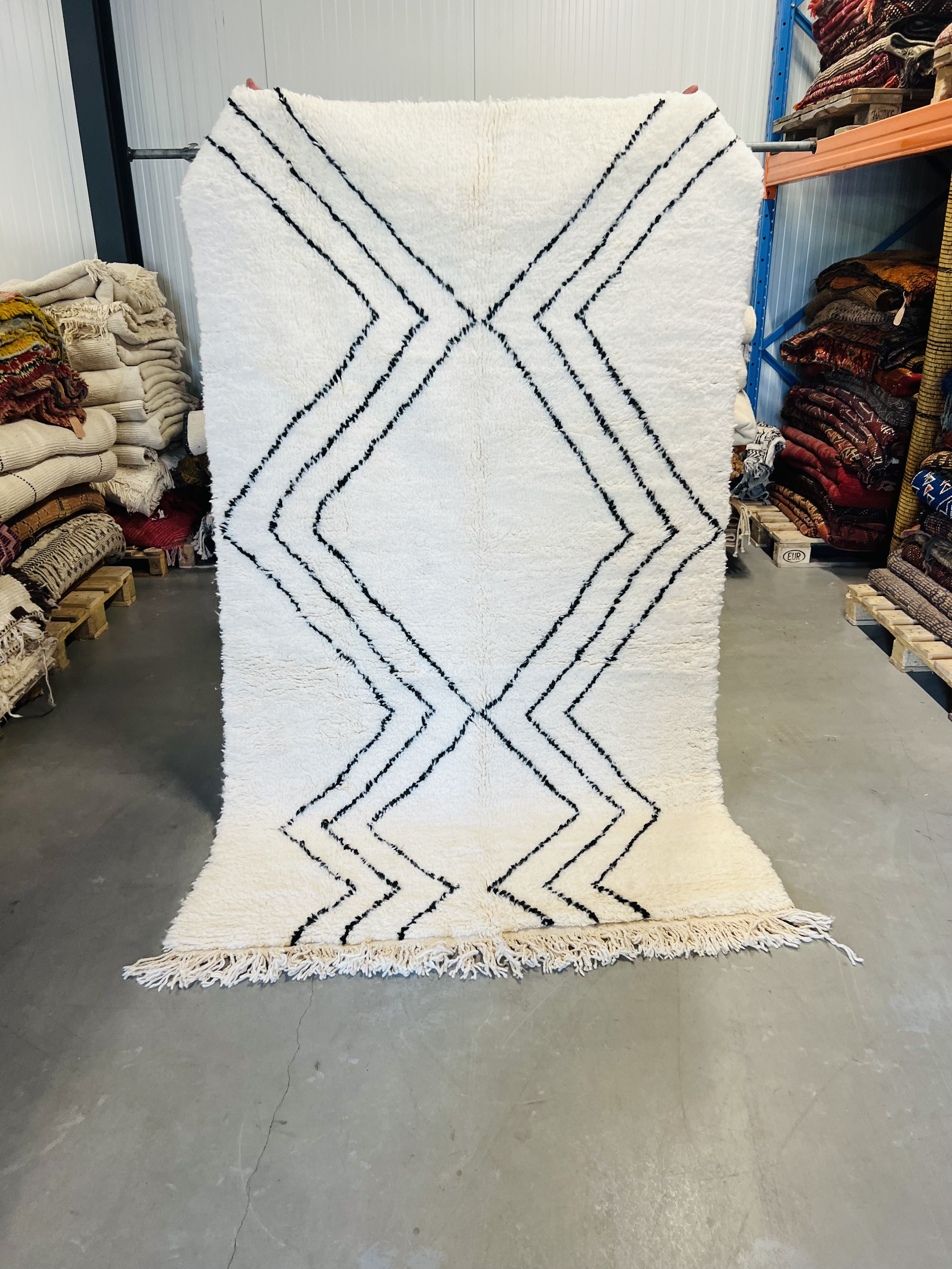 Modern Beni Ouarain 219 x 125 - Moroccan Beni Ouarain rug