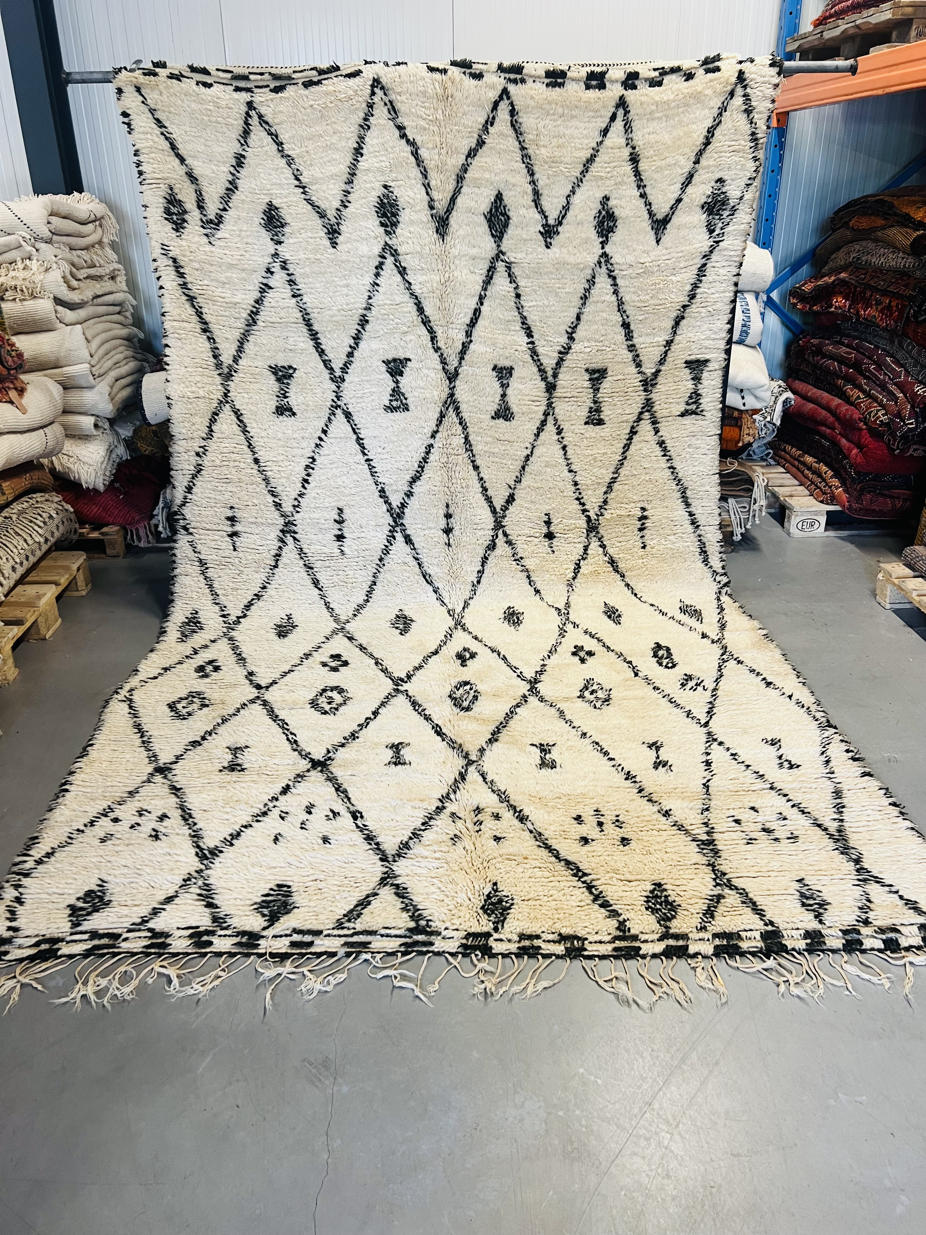 Vintage Beni Ouarain 345 x 200 - Moroccan Beni Ouarain rug