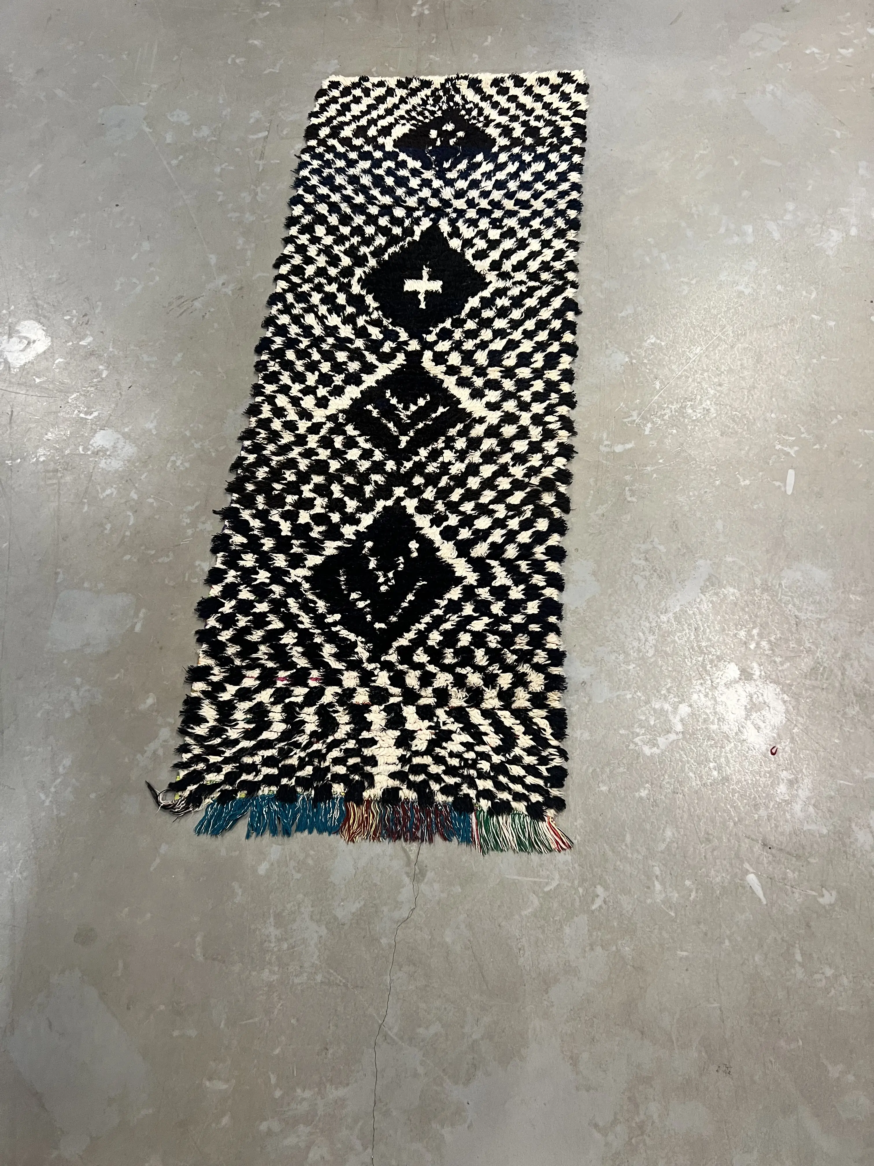 Vintage Azilal Runner 222 x 83 - Moroccan Beni Ouarain rug