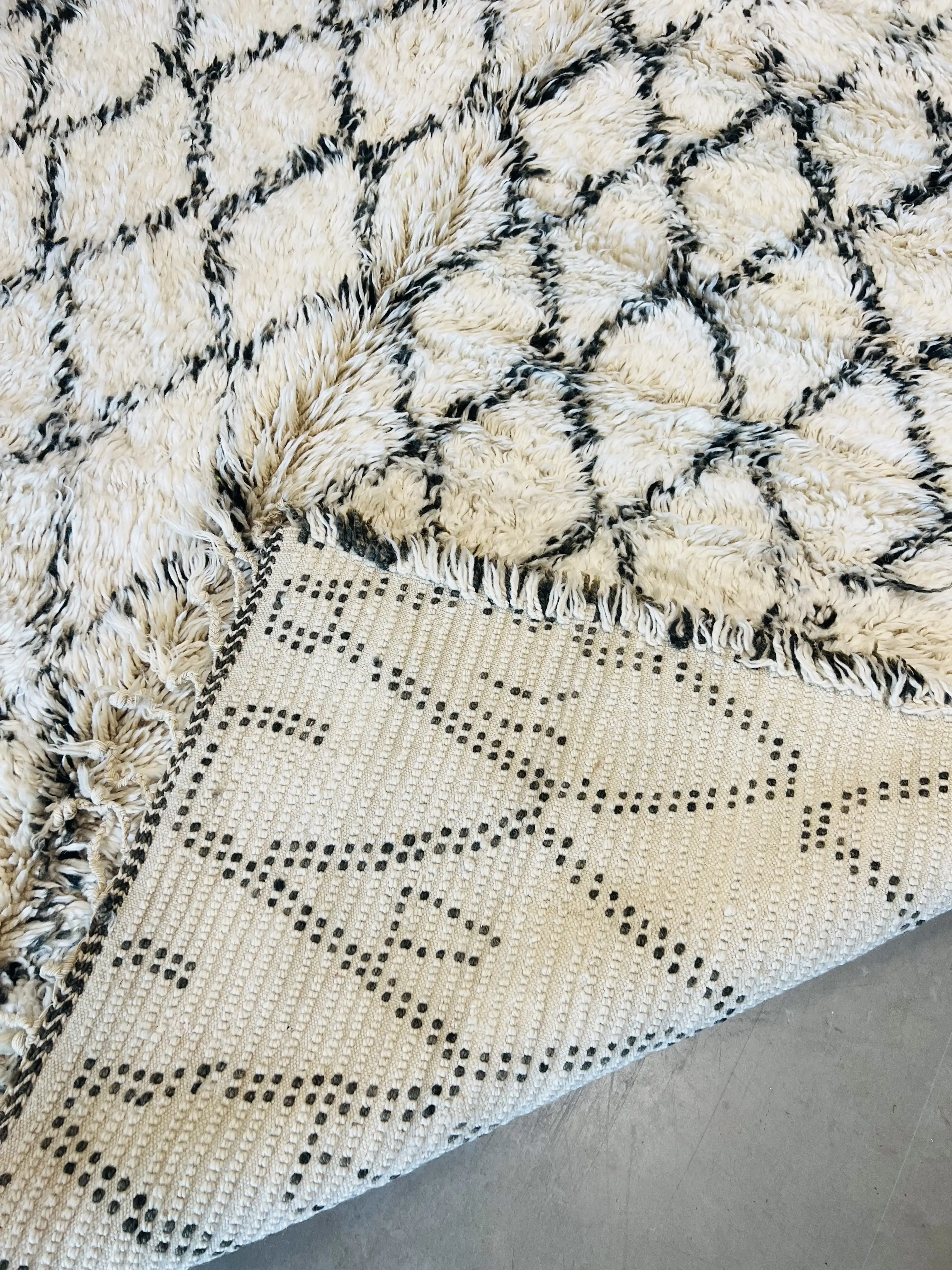 Vintage Beni Ouarain 320 x 183 - Moroccan Beni Ouarain rug