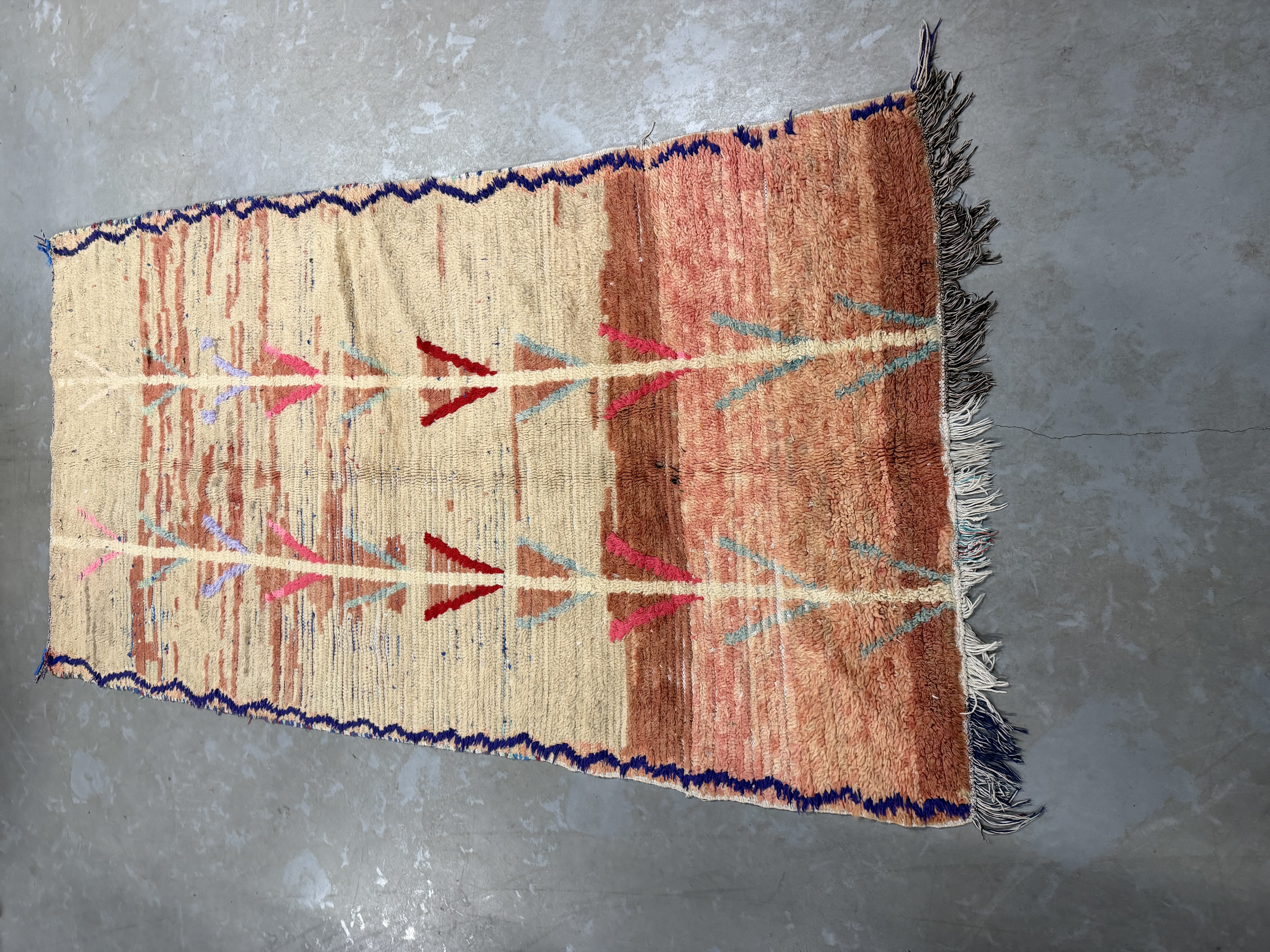 Vintage Azilal Rug 255 x 135 - Moroccan Beni Ouarain rug