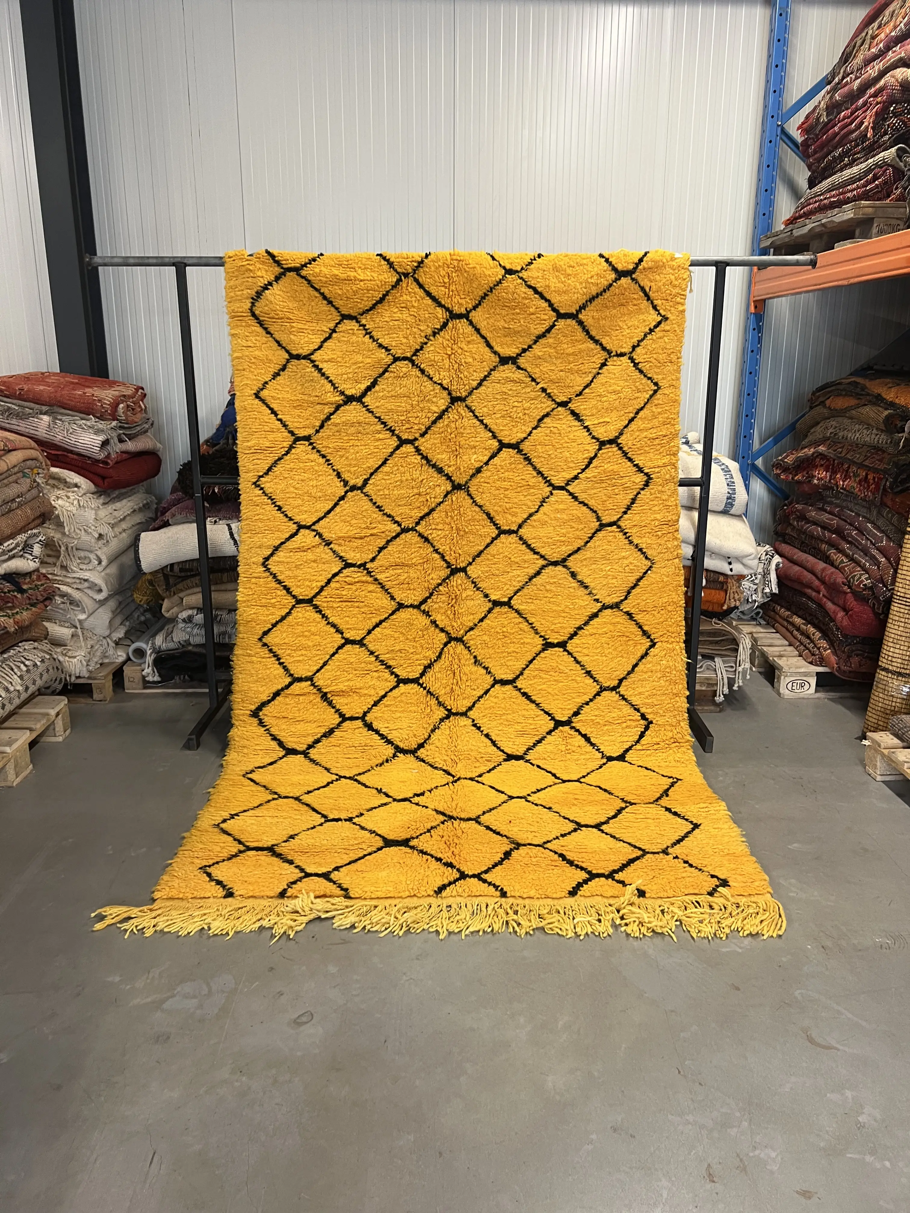Modern Beni Ouarain Rug 270 x 162 - Moroccan Beni Ouarain rug