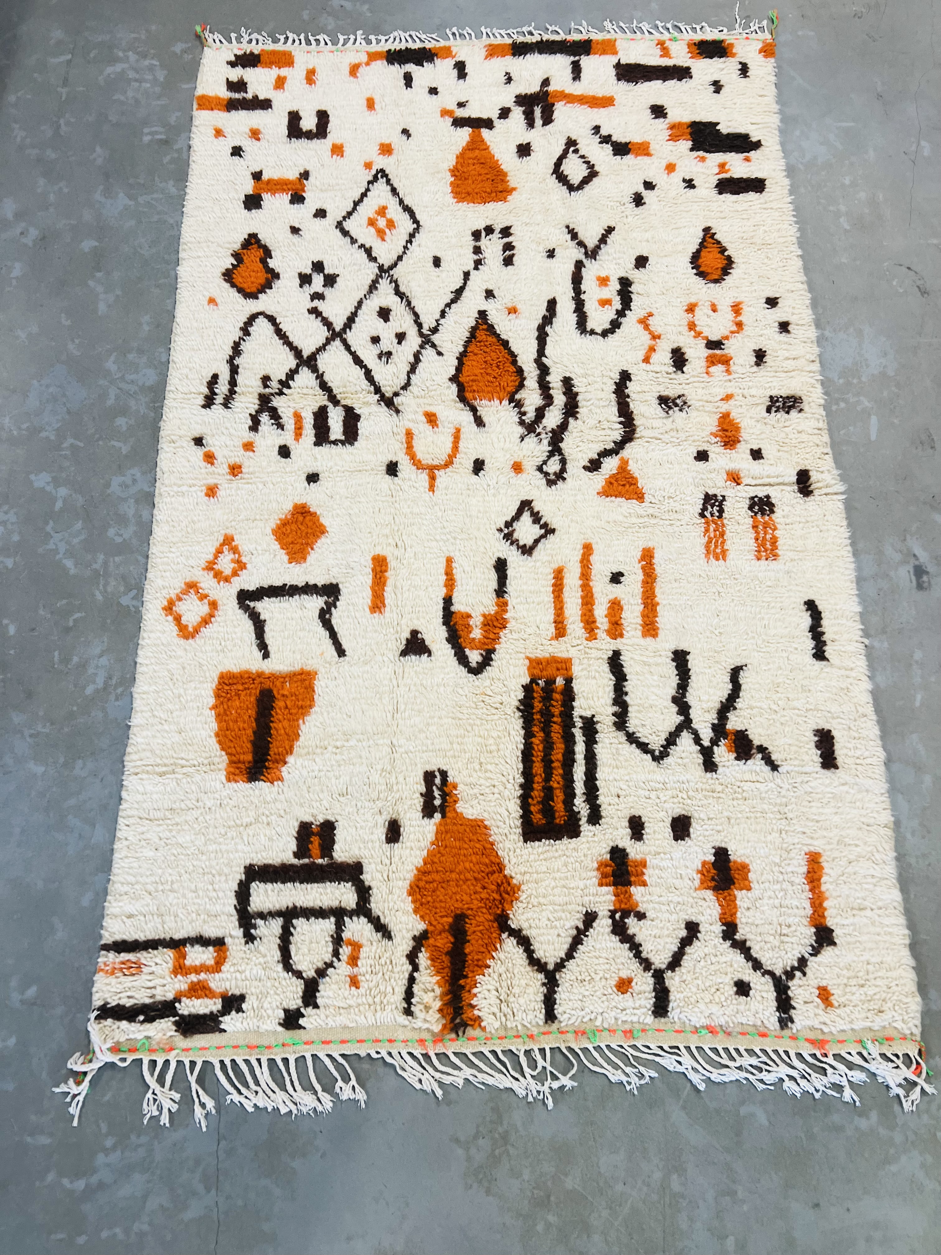 Azilal Rug 247 x 150 - Moroccan Beni Ouarain rug