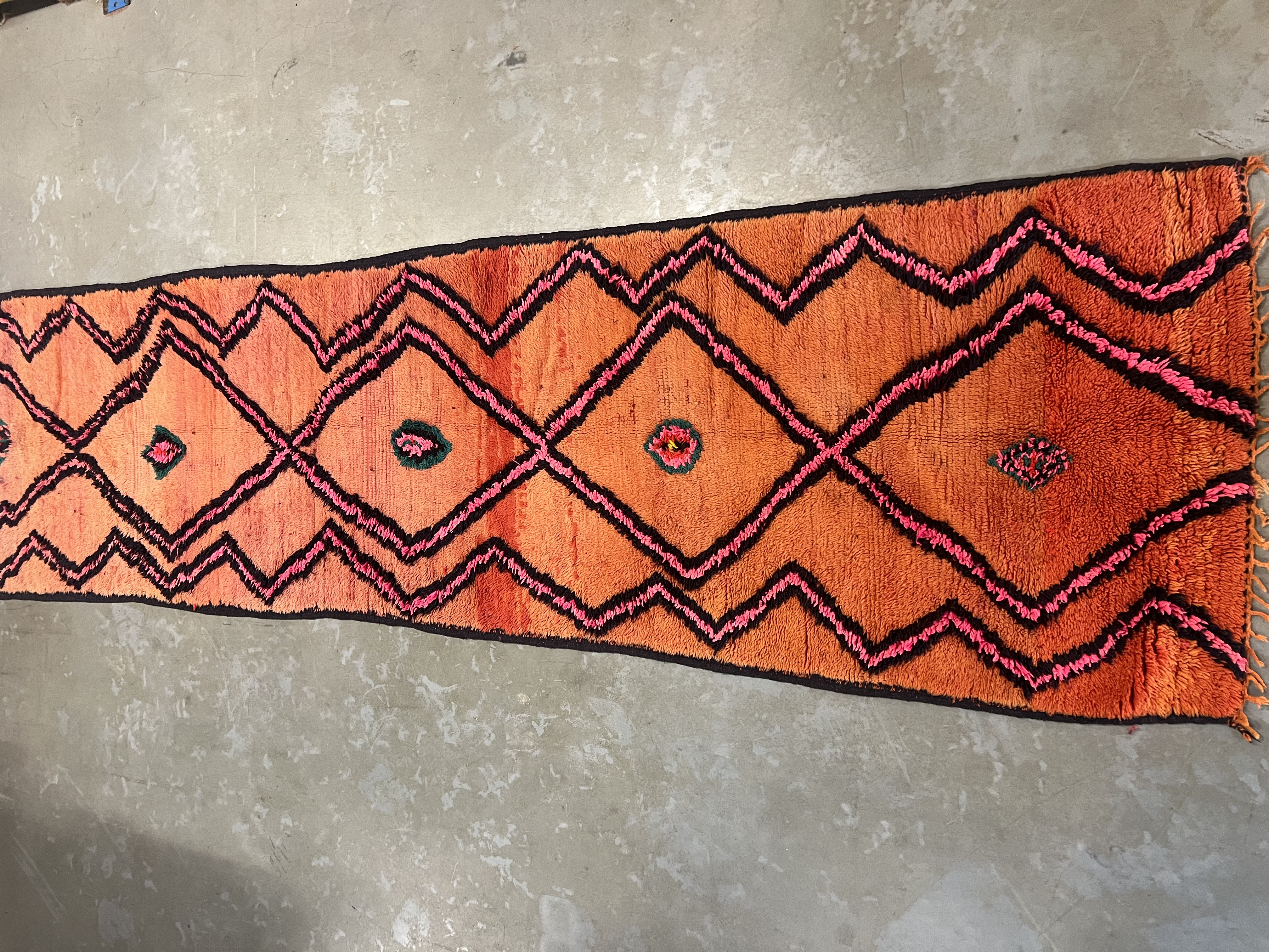 Vintage Boujaad Runner 396 x 100 - Moroccan Beni Ouarain rug