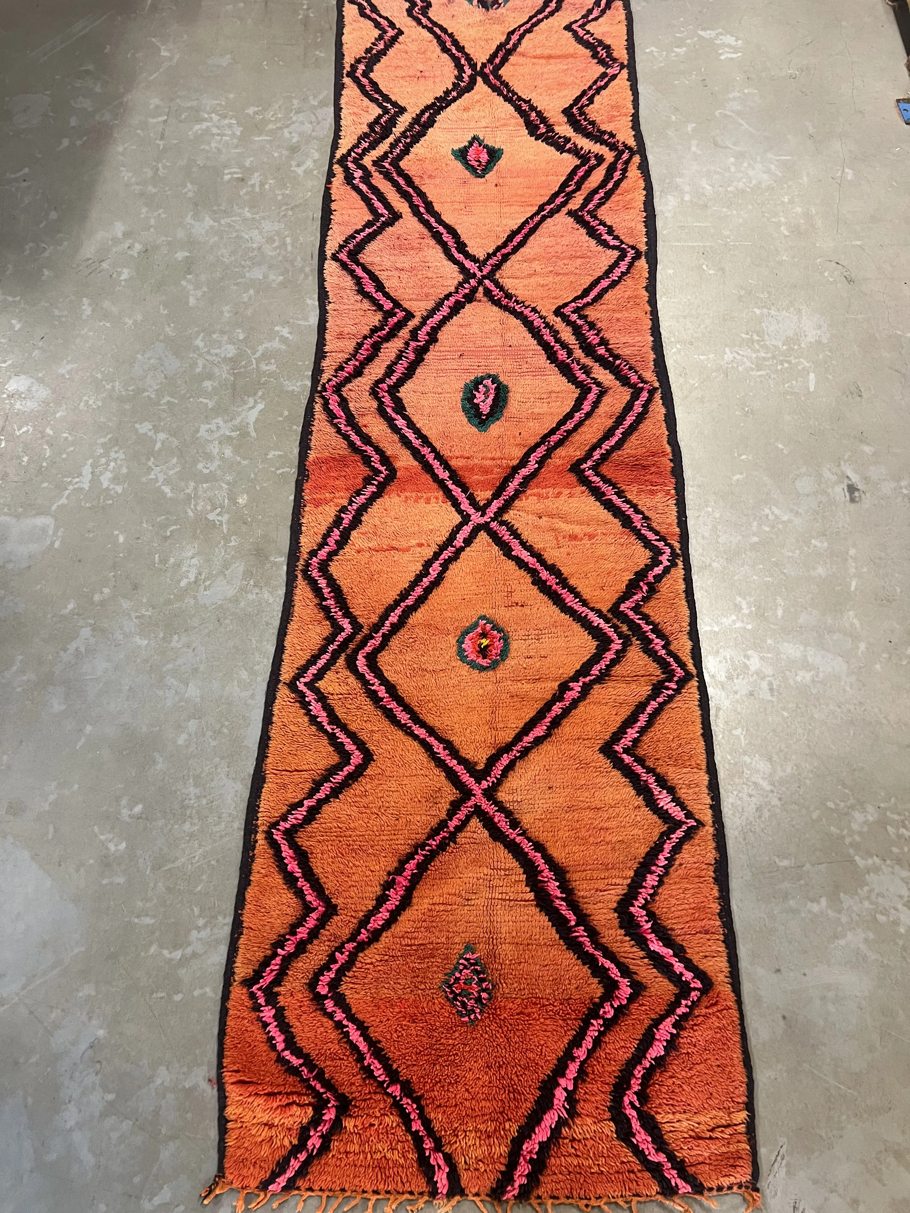 Vintage Boujaad Runner 396 x 100 - Moroccan Beni Ouarain rug